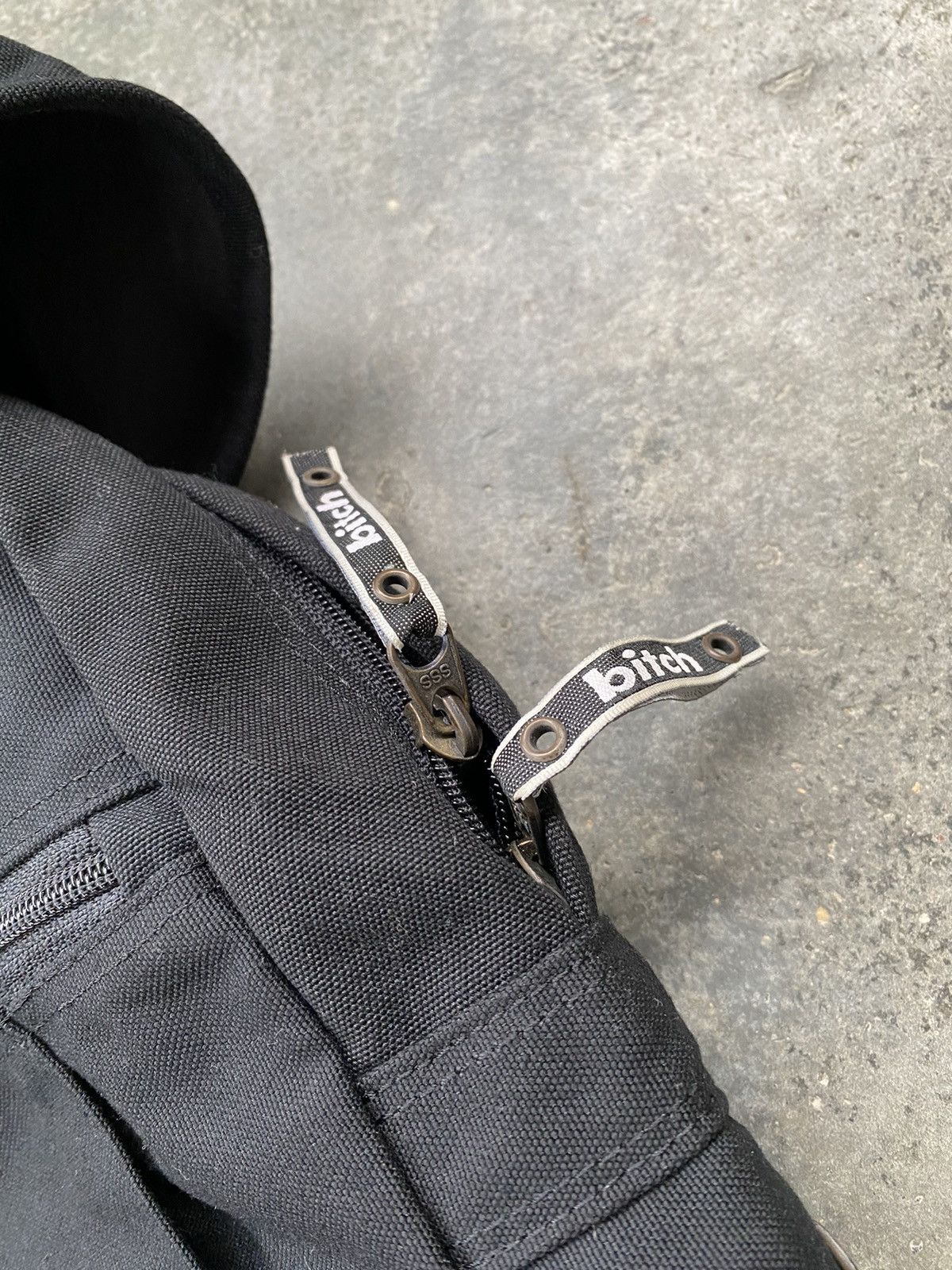 Japanese Brand Vintage Bitch Skateboard Backpack Size ONE SIZE - 9 Thumbnail