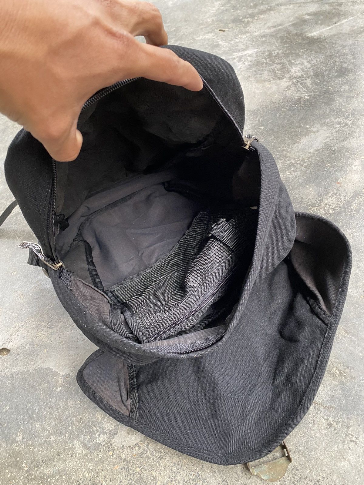 Japanese Brand Vintage Bitch Skateboard Backpack Size ONE SIZE - 11 Thumbnail