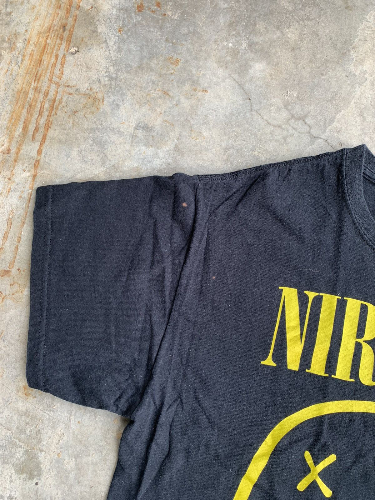 Band Tees × Nirvana thrashed Faded Bleached Nirvana Smile Tee Band Tshirt Size US L / EU 52-54 / 3 - 4 Thumbnail