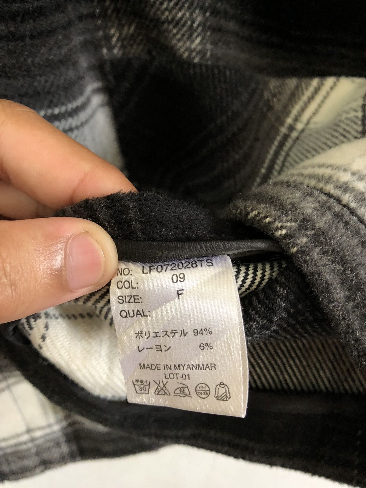 Issey Miyake RARE 🇯🇵 LOWRYS FARM CHECKERED WOOL TARTAN PONCHOS Size US L / EU 52-54 / 3 - 8 Thumbnail