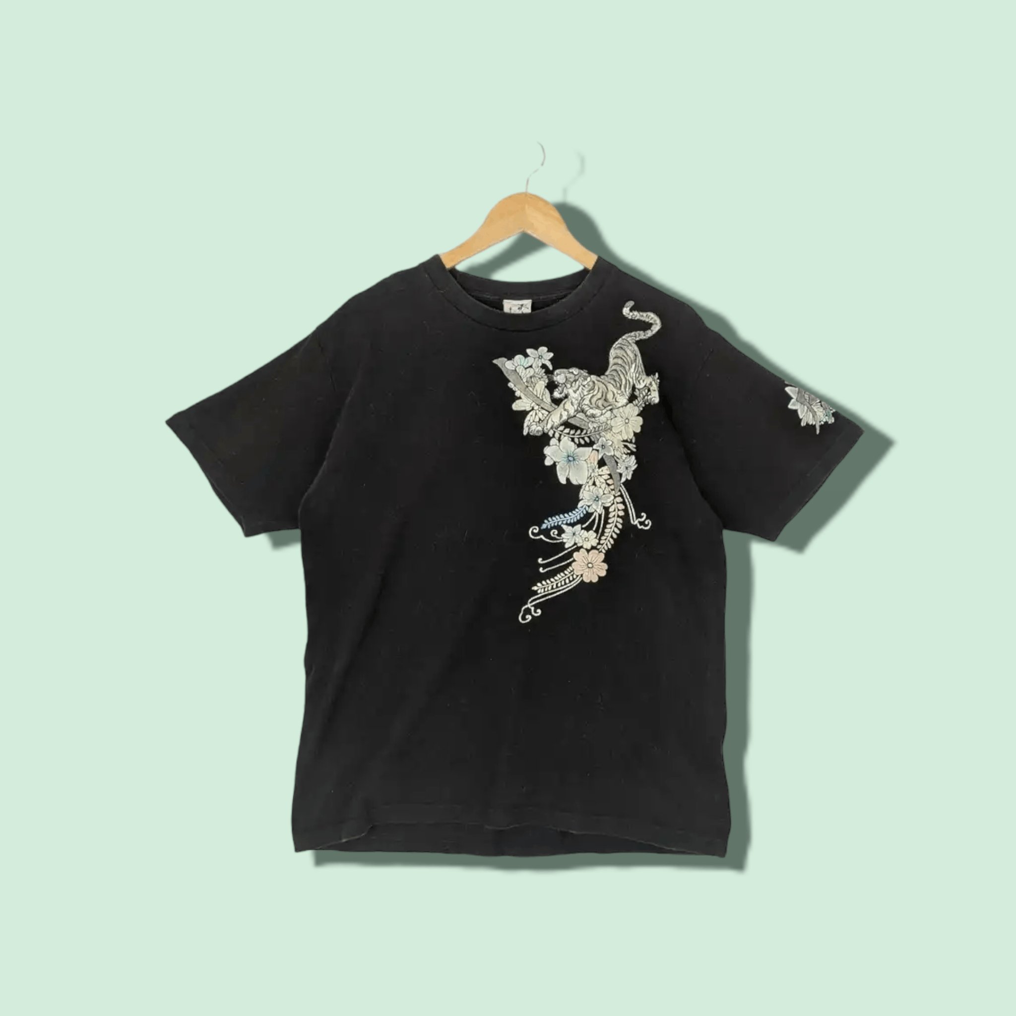 Japanese Brand JAPAN Gangster Yakuza Tiger Graphic T-Shirt MADE IN JAPAN Size US L / EU 52-54 / 3 - 1 Thumbnail