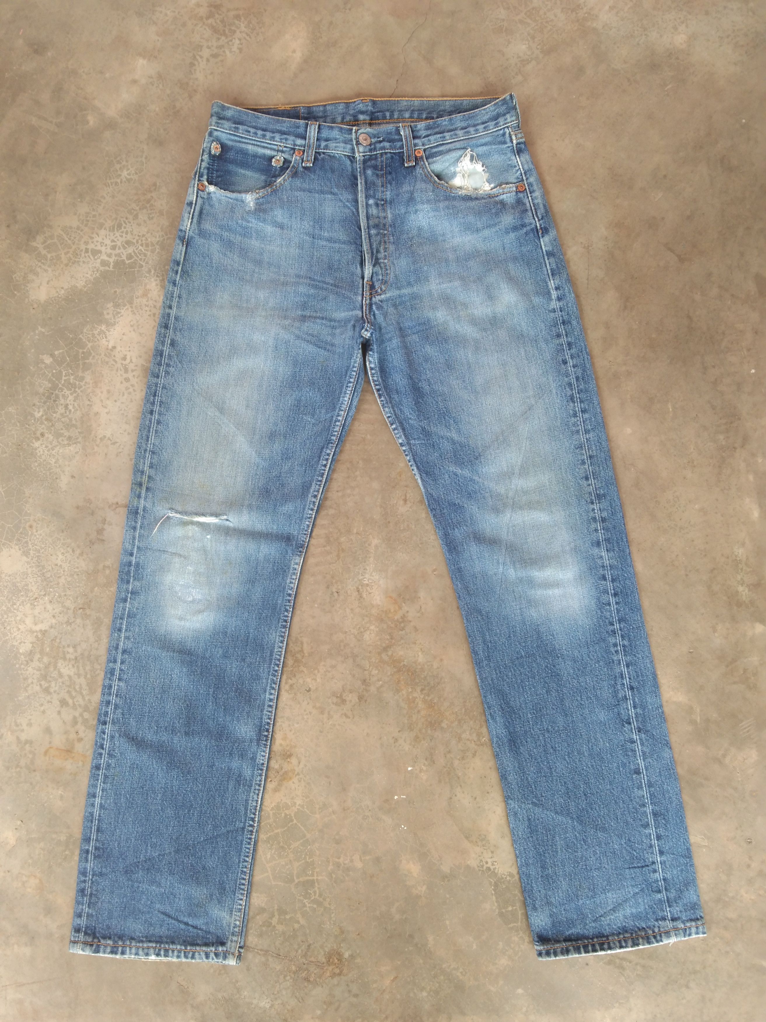 Levi's × Vintage Vintage Levis 501 Distressed Jeans 32x32 Size US 32 / EU 48 - 1 Thumbnail