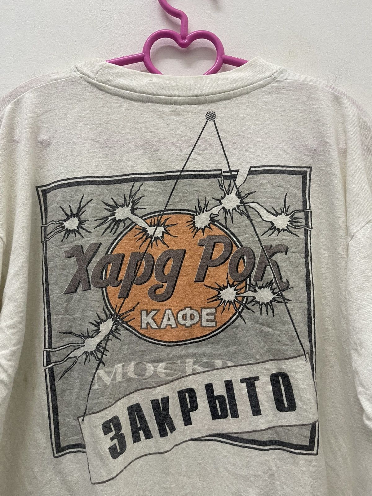 Hard Rock Cafe Rare Vintage XAPG POK KAØE MOCKBA White Hard Rock Cafe Tee Size US M / EU 48-50 / 2 - 5 Thumbnail