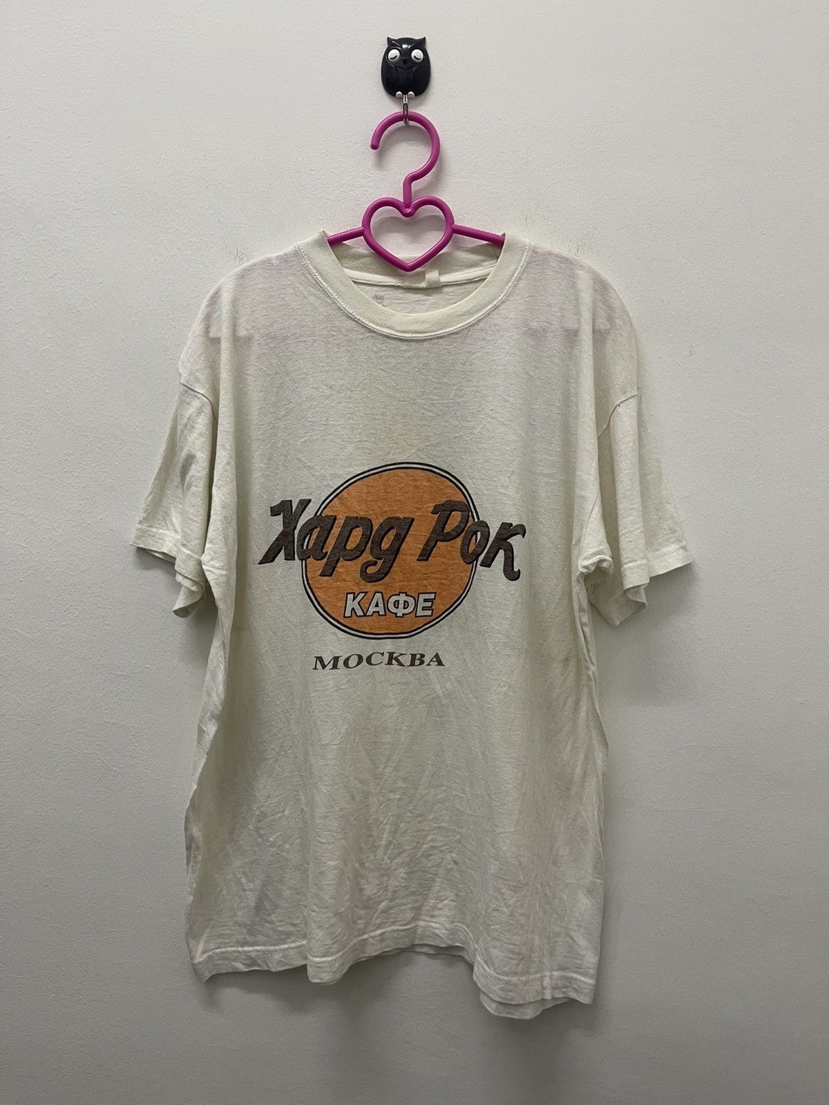 image of Xapg Pok Kaøe Mockba White Hard Rock Cafe Tee, Men's (Size Medium)
