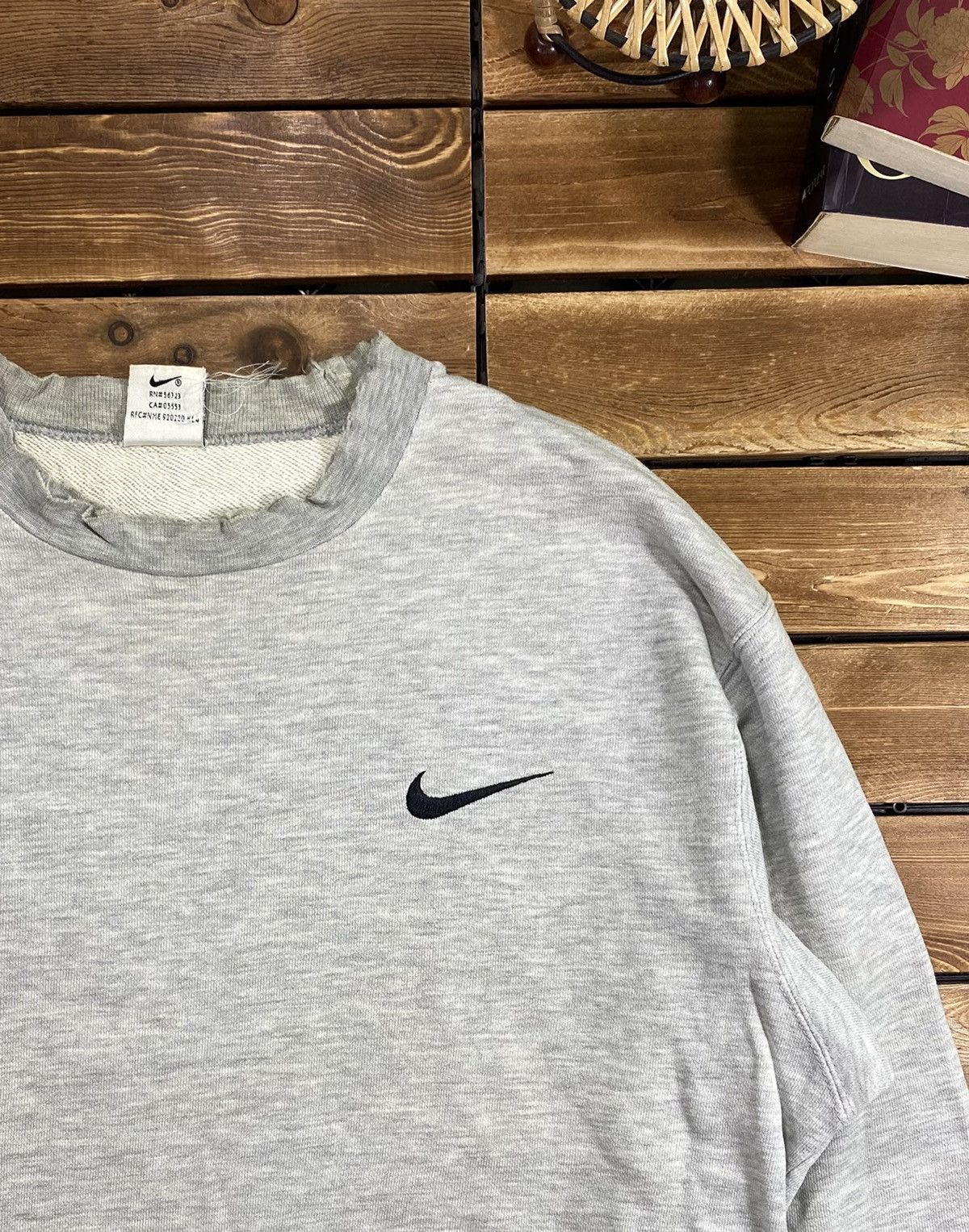 Nike × Vintage Vintage Nike Distressed Neck Small Logo Sweatshirt size M Size US M / EU 48-50 / 2 - 5 Thumbnail