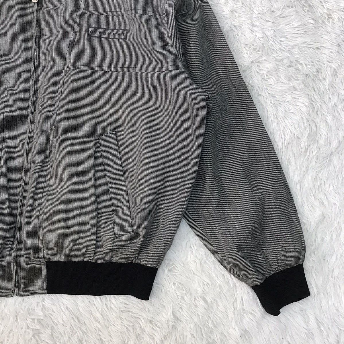 Givenchy Givenchy Gentlemen Stripes Down Jacket Made in Italy Size US L / EU 52-54 / 3 - 4 Thumbnail