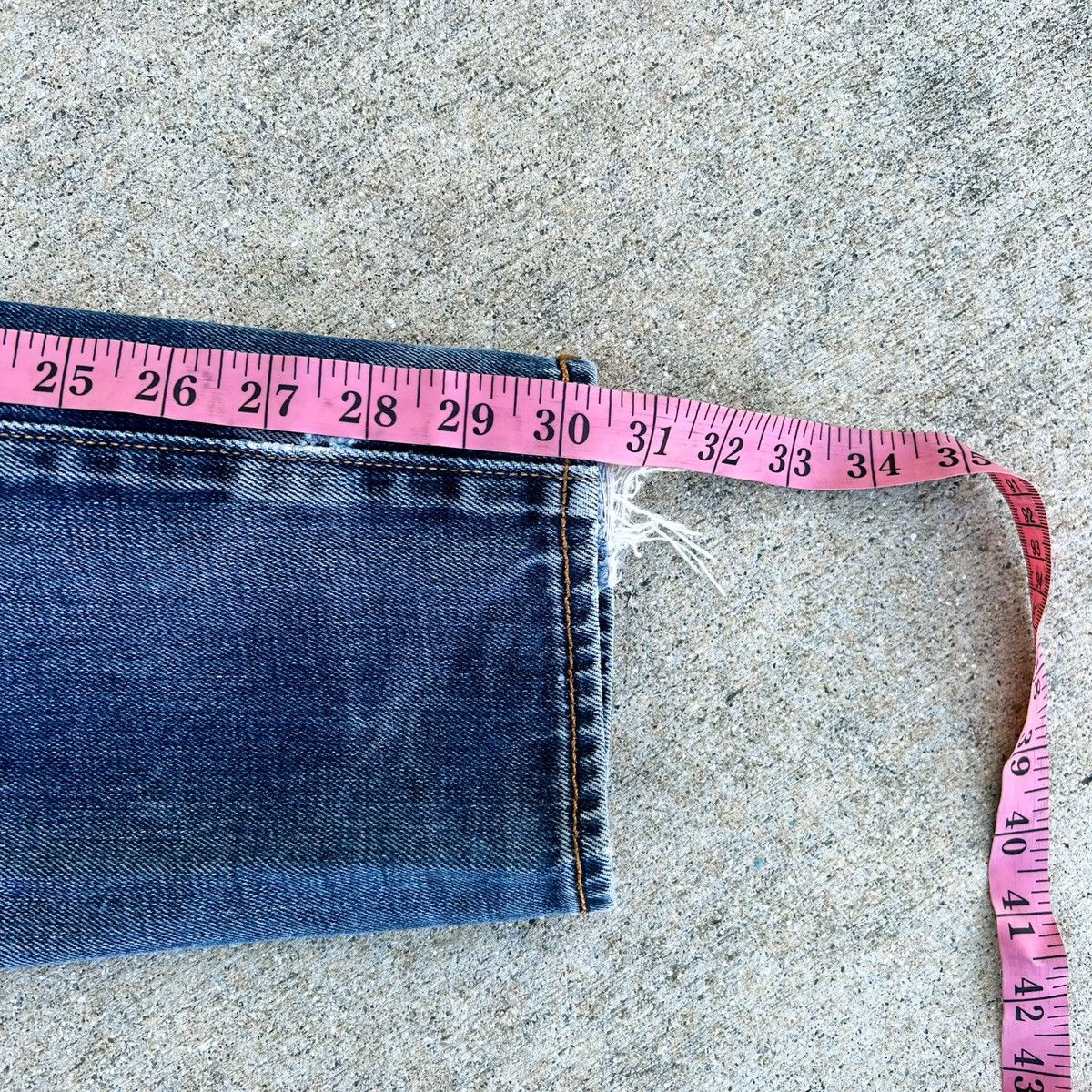 Levi's × Levi's Vintage Clothing × Vintage Distressed Levi’s 508 Denim Jeans 33 x 30 Medium Wash Size US 33 - 12 Thumbnail