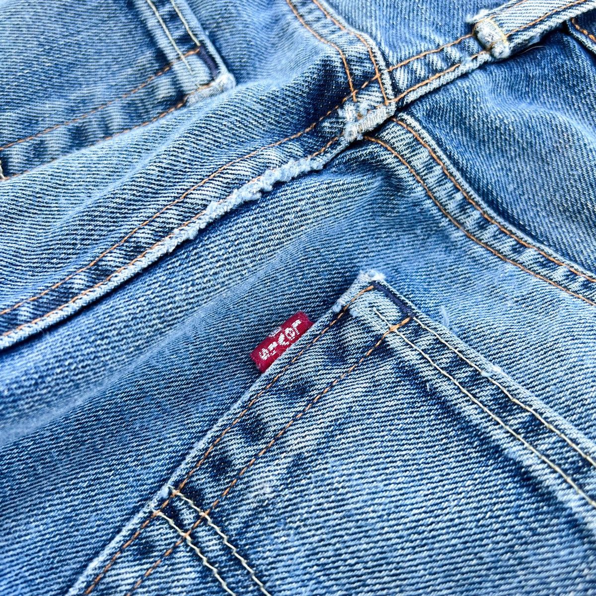 Levi's × Levi's Vintage Clothing × Vintage Distressed Levi’s 508 Denim Jeans 33 x 30 Medium Wash Size US 33 - 6 Thumbnail