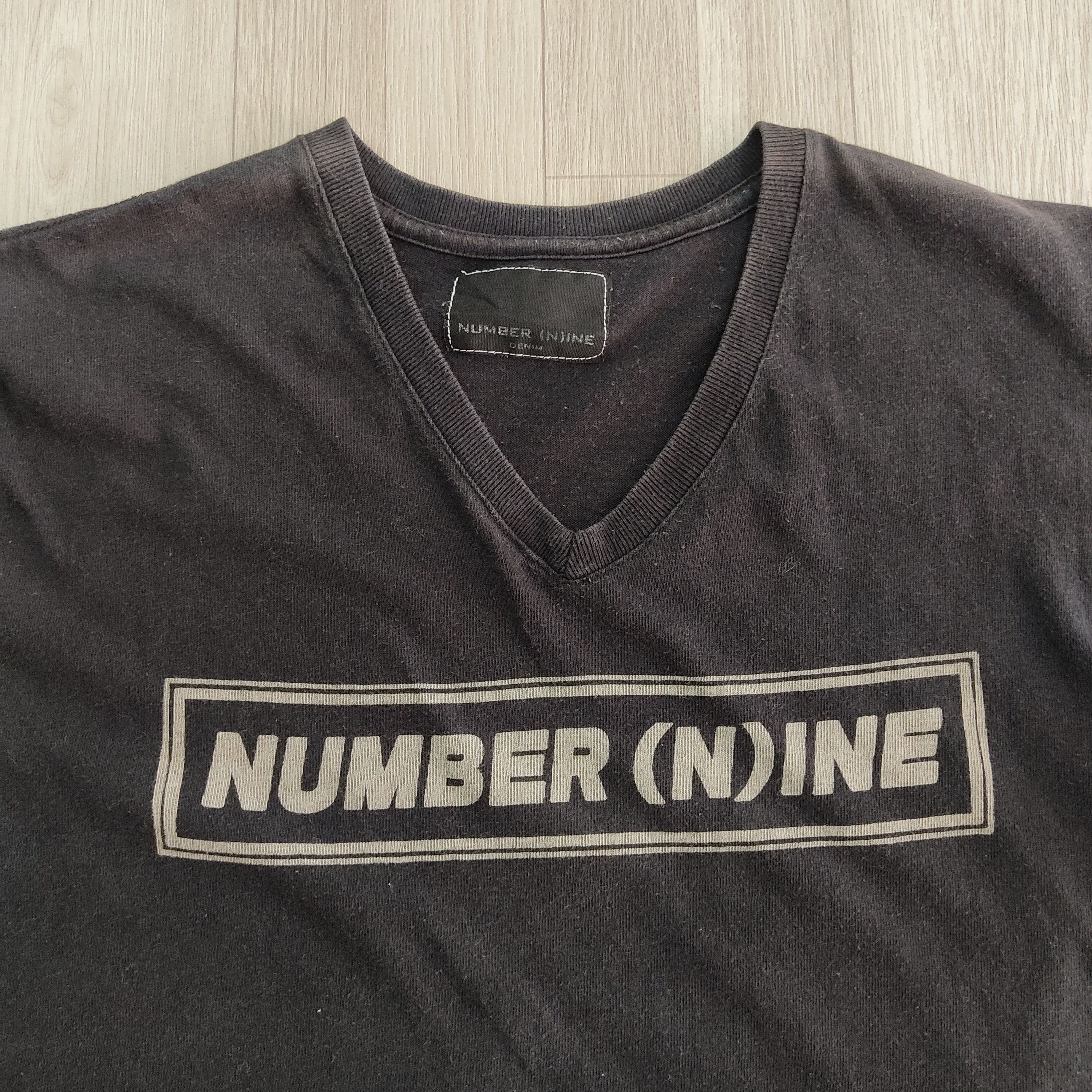 Japanese Brand Number (N)ine Denim SpellOut Box V-neck T-shirt Size US S / EU 44-46 / 1 - 6 Thumbnail