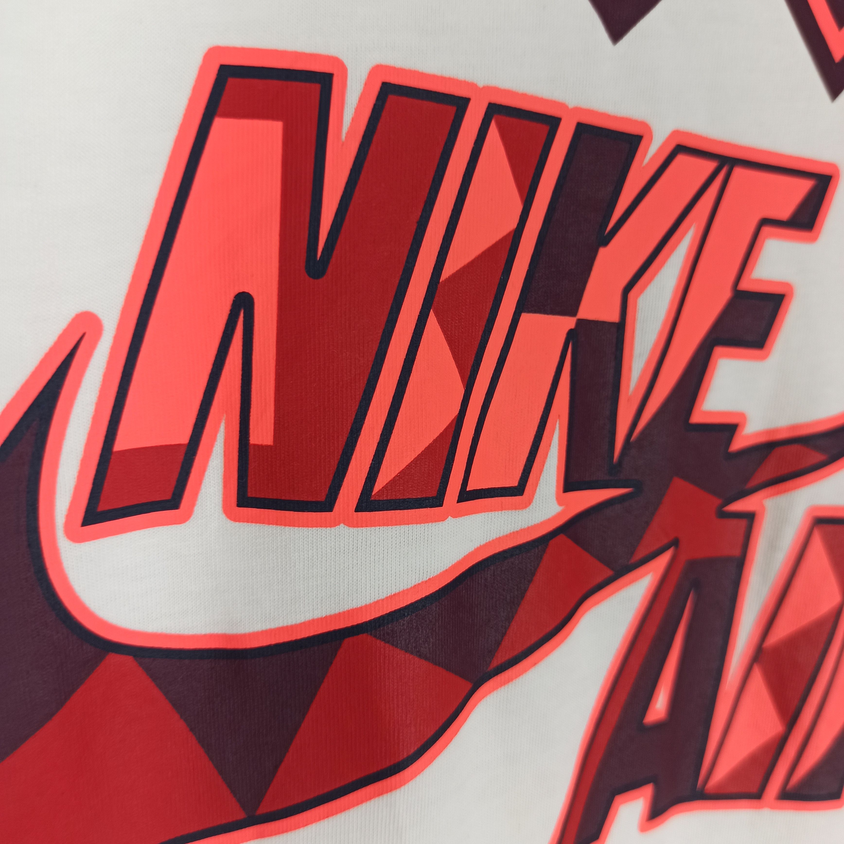 Nike Vintage Nike Air T-shirt Nice Design Size US L / EU 52-54 / 3 - 4 Thumbnail
