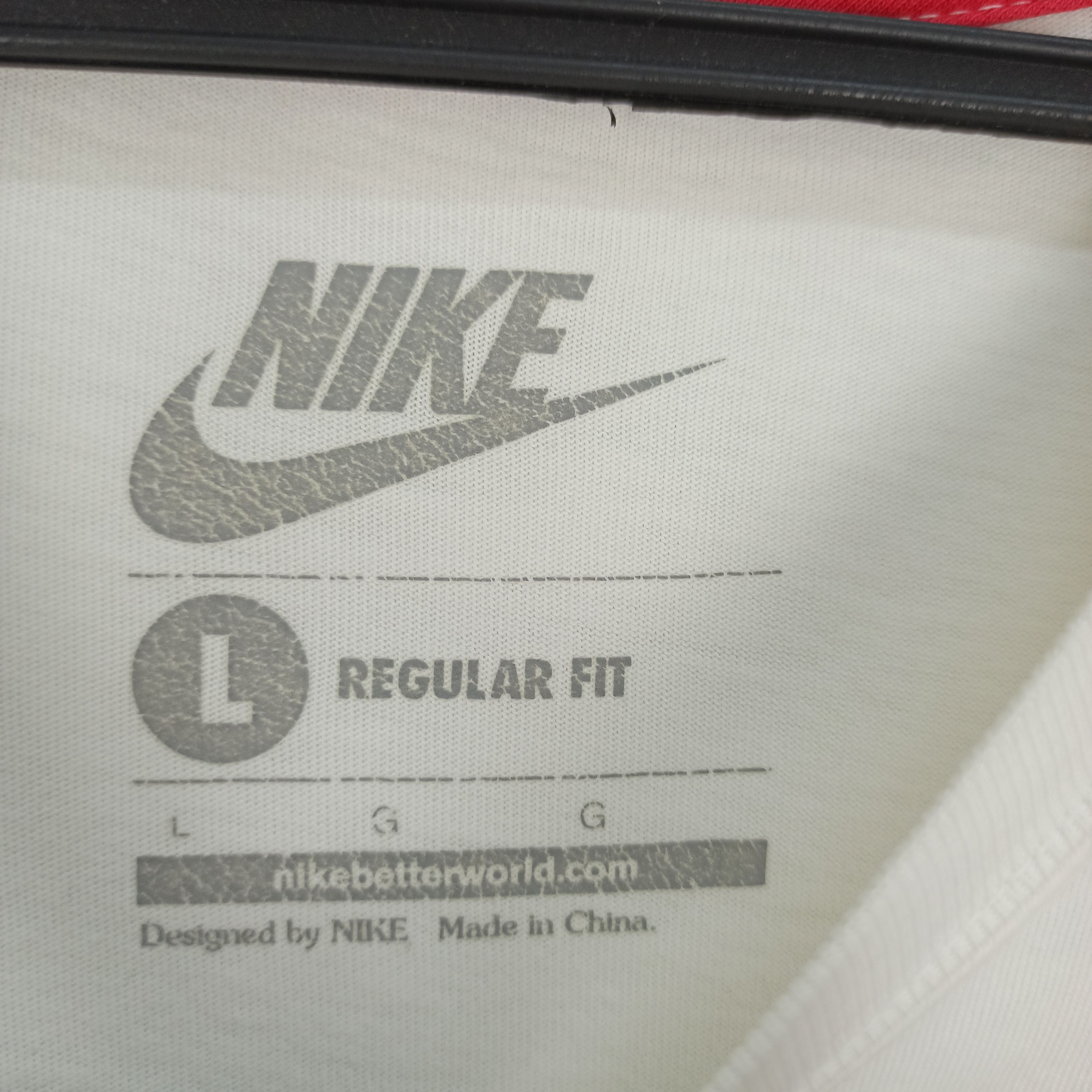 Nike Vintage Nike Air T-shirt Nice Design Size US L / EU 52-54 / 3 - 6 Thumbnail