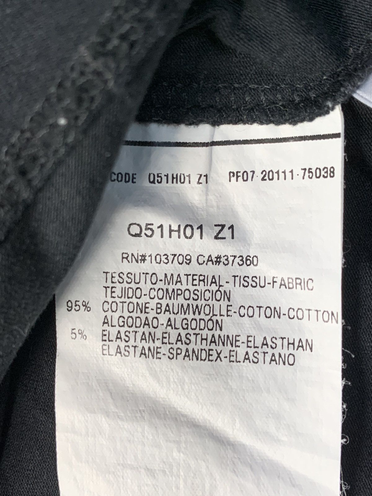 Armani Armani Collezioni Tee Spell Out Logo Design Unisex Size US S / EU 44-46 / 1 - 4 Thumbnail