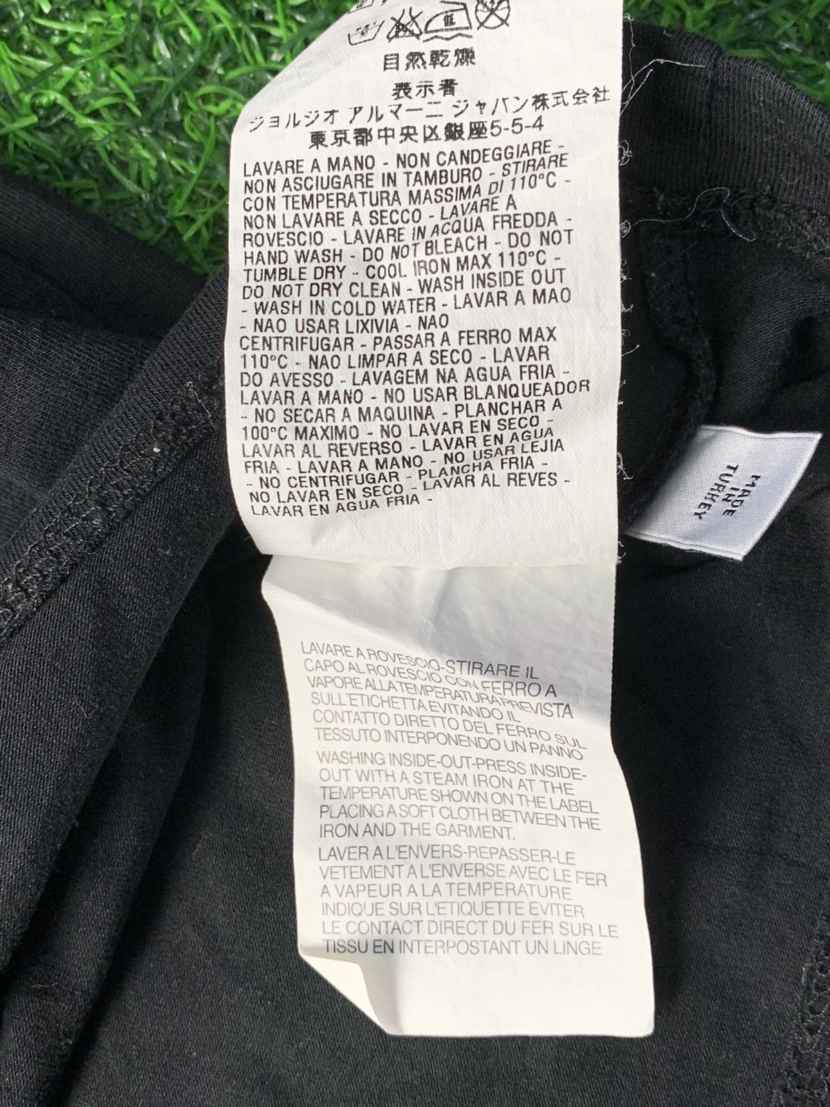 Armani Armani Collezioni Tee Spell Out Logo Design Unisex Size US S / EU 44-46 / 1 - 6 Thumbnail