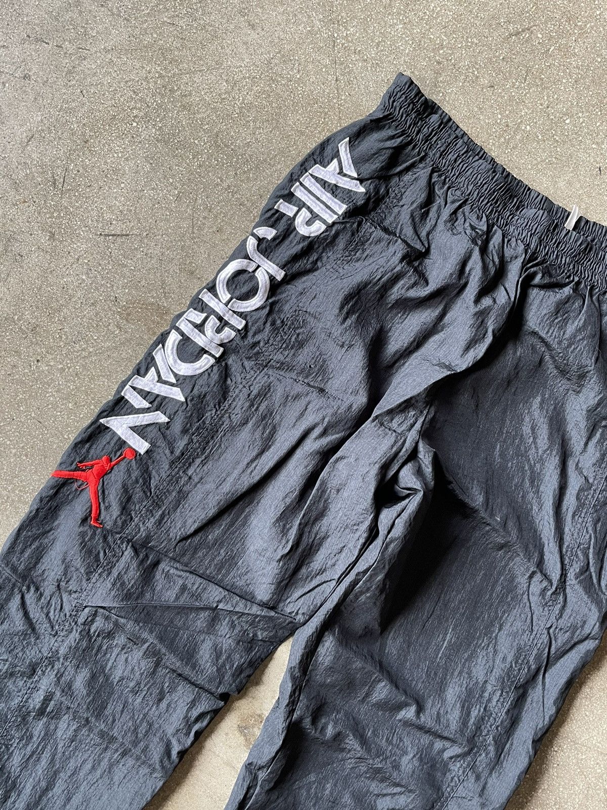 Jordan Brand × Nike 80s Air Jordan break away nylon embroidered pants Size US 32 / EU 48 - 2 Thumbnail