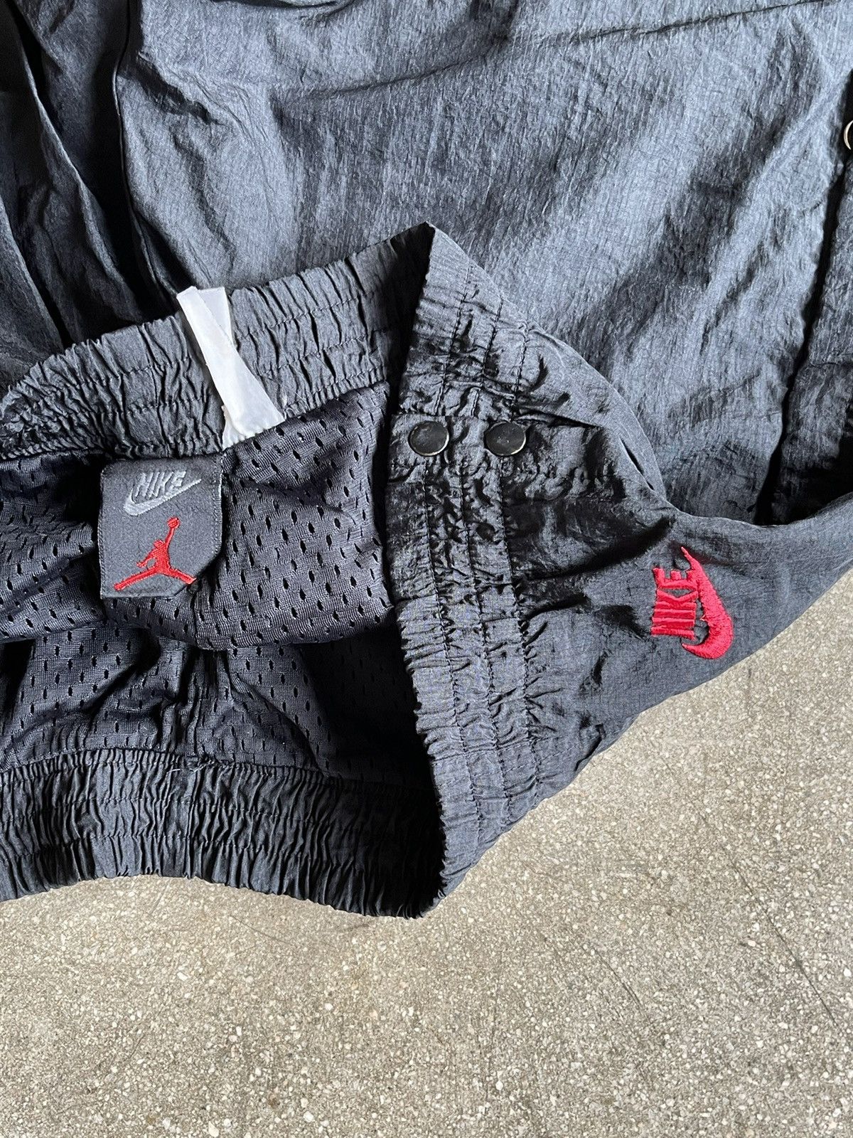 Jordan Brand × Nike 80s Air Jordan break away nylon embroidered pants Size US 32 / EU 48 - 7 Thumbnail