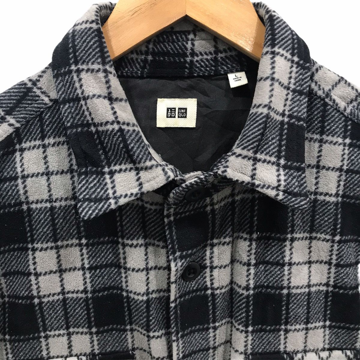Flannel Uniqlo Black Grey Tartan Flannel Shirt Size US L / EU 52-54 / 3 - 3 Thumbnail
