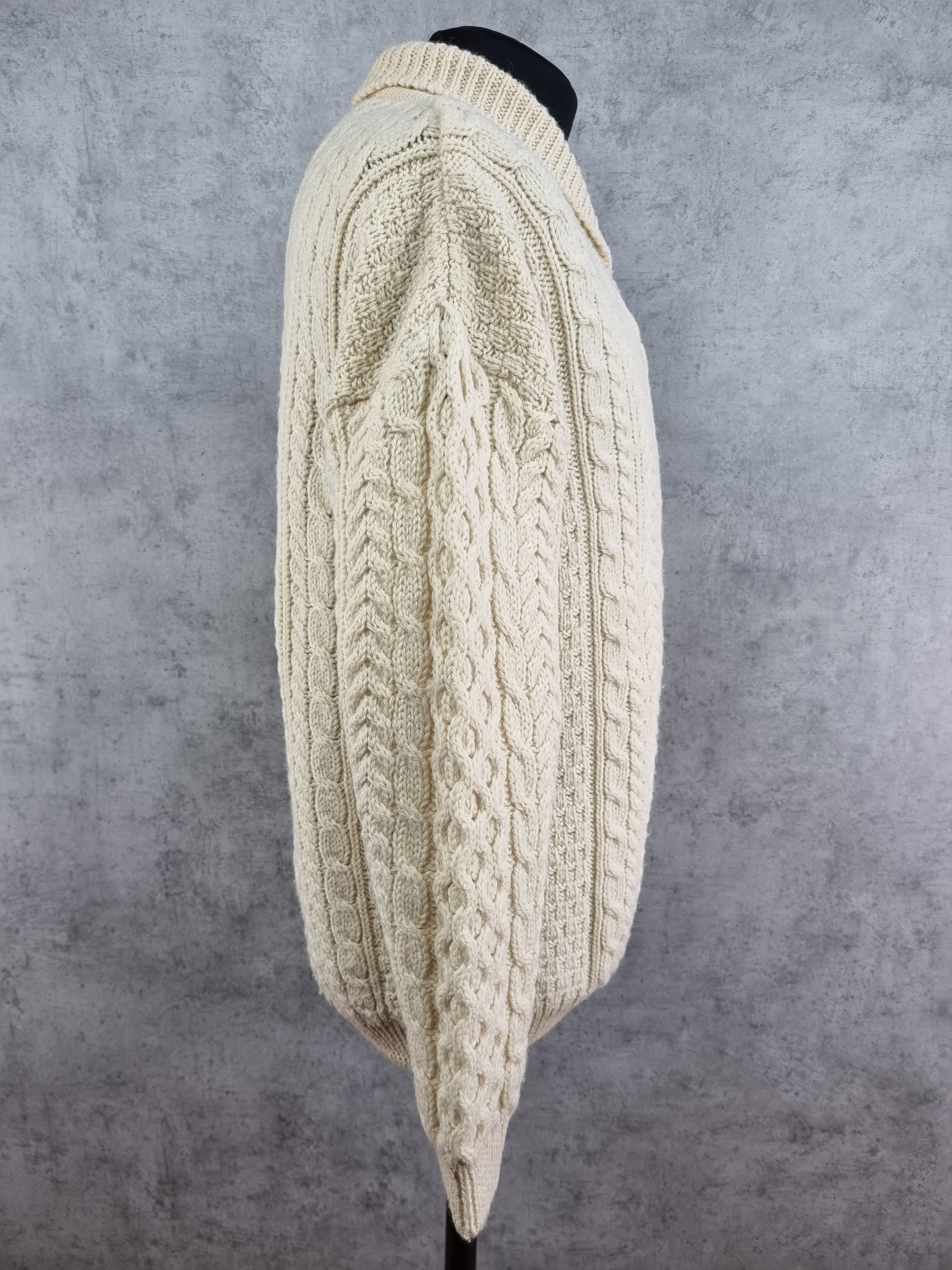 Carraig Donn × Vintage 80s Ireland Cable Knitted Fisherman Carraig Donn Sweater Size US L / EU 52-54 / 3 - 12 Thumbnail