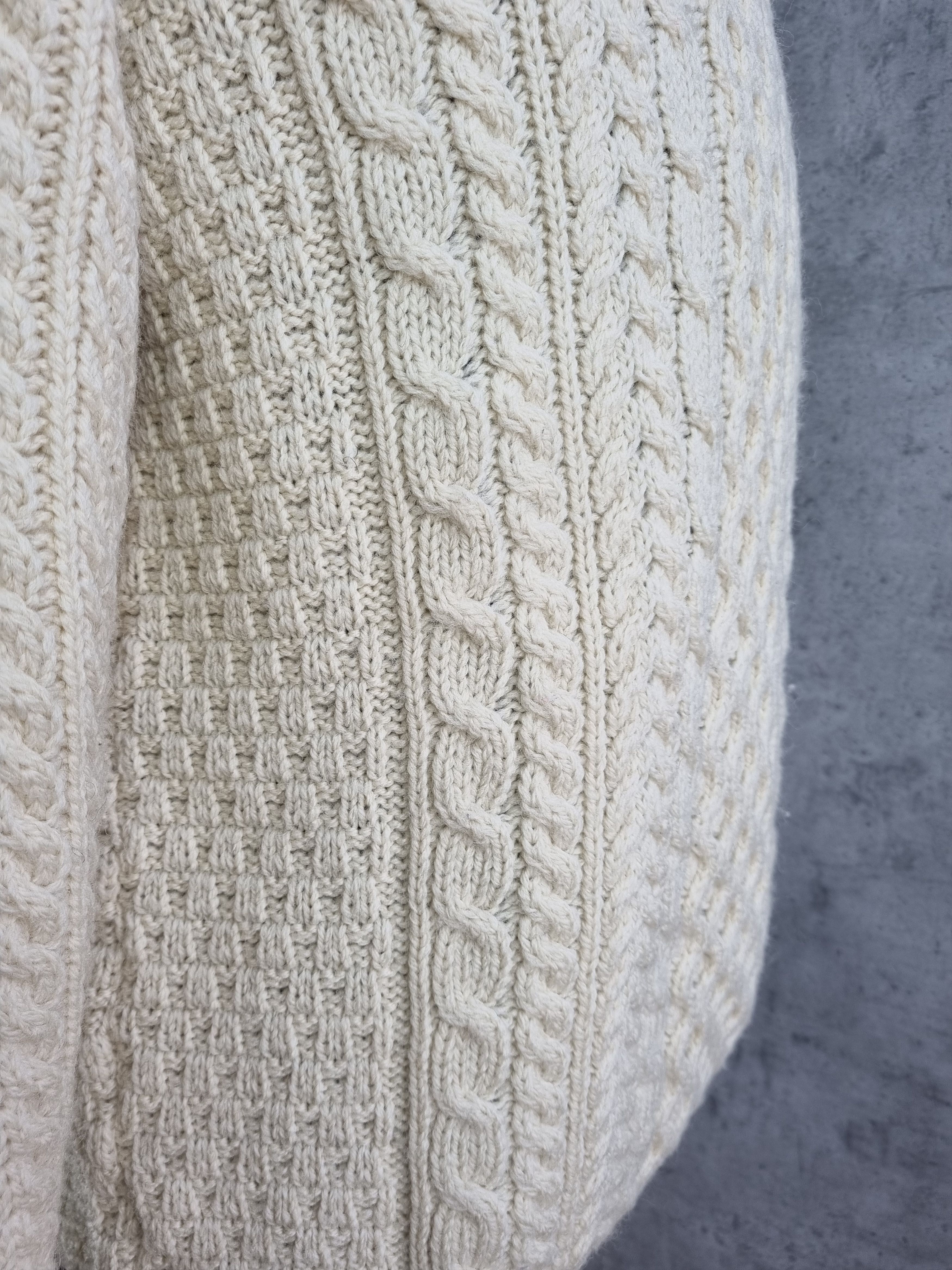 Carraig Donn × Vintage 80s Ireland Cable Knitted Fisherman Carraig Donn Sweater Size US L / EU 52-54 / 3 - 11 Thumbnail