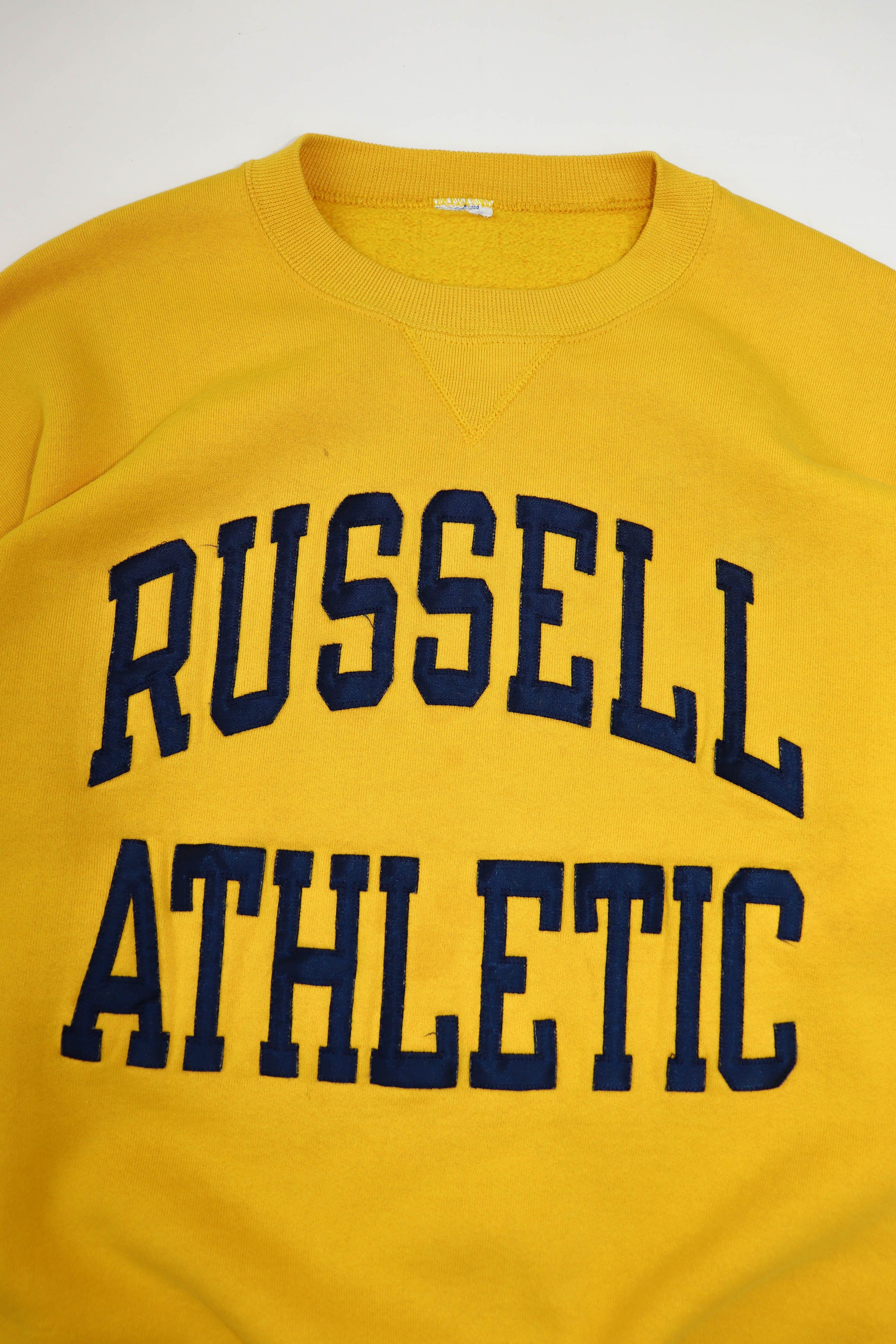 Russell Athletic Russel Athletic Vintage 80s 90s Yellow Crewneck Sweatshirt Size US L / EU 52-54 / 3 - 5 Thumbnail
