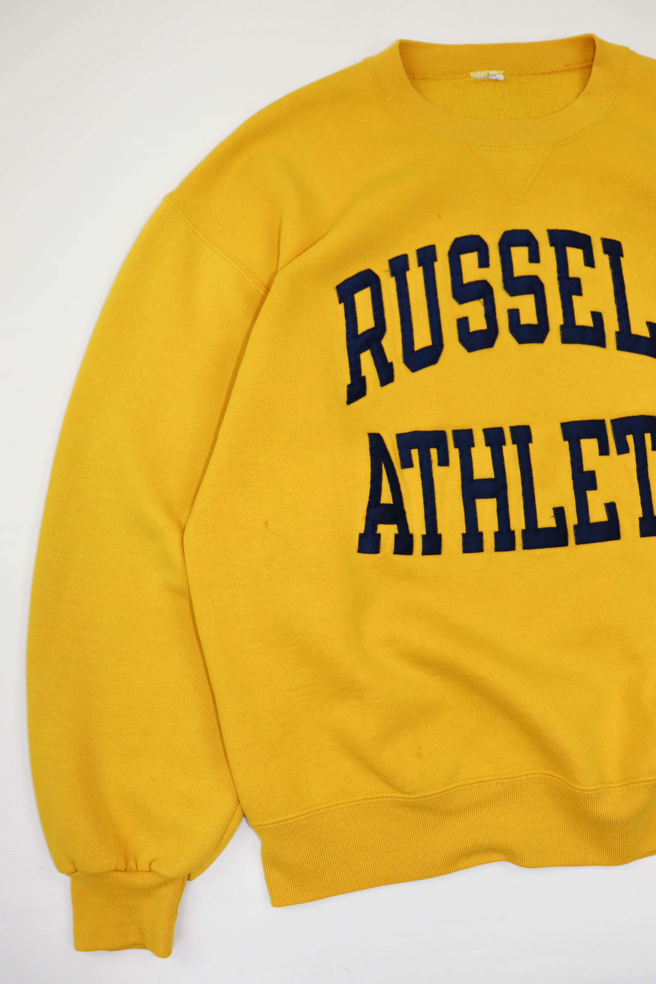 Russell Athletic Russel Athletic Vintage 80s 90s Yellow Crewneck Sweatshirt Size US L / EU 52-54 / 3 - 7 Thumbnail