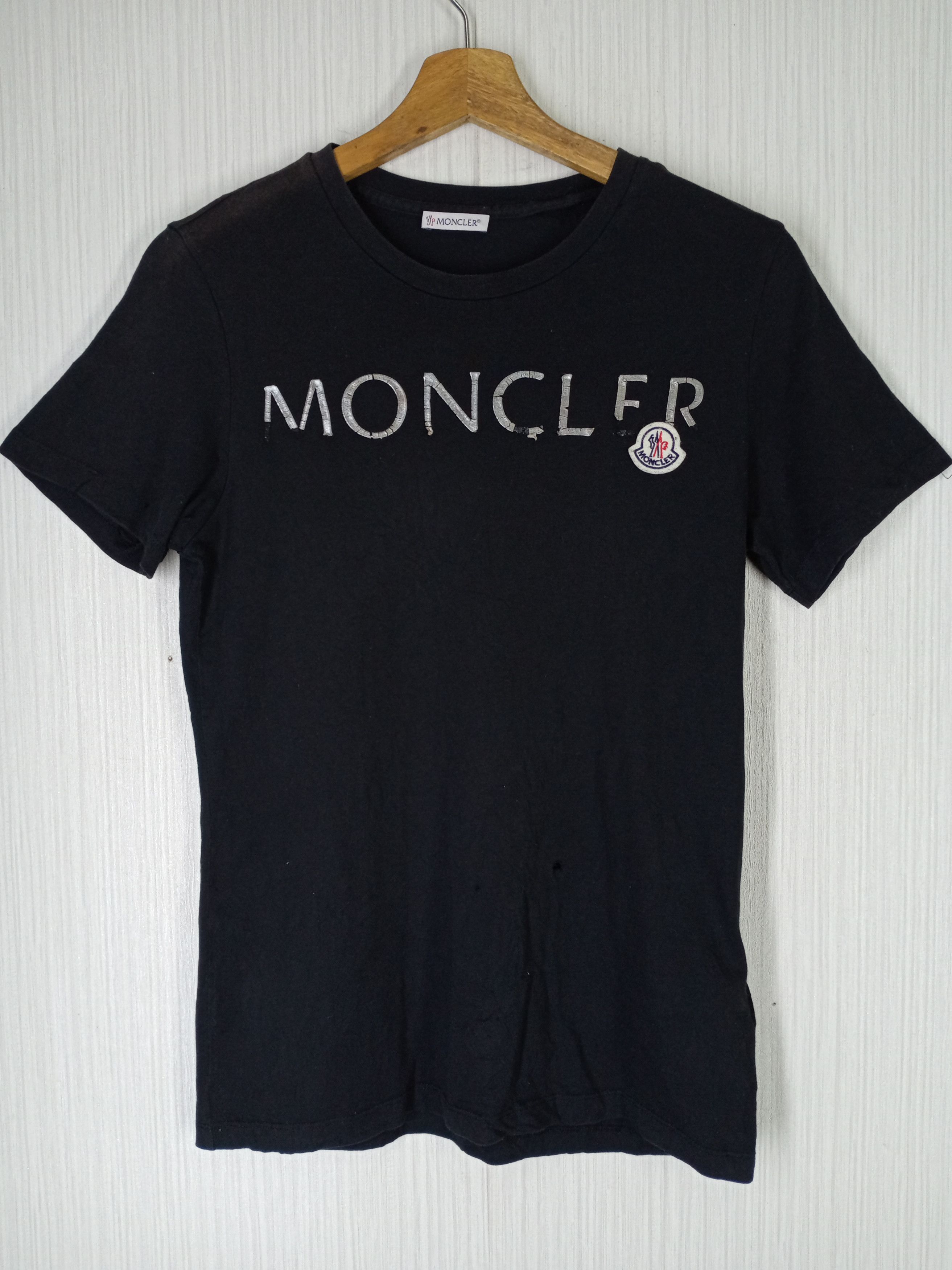 Moncler Moncler Girocollo Tshirt Distressed Logo Size US XS / EU 42 / 0 - 1 Thumbnail