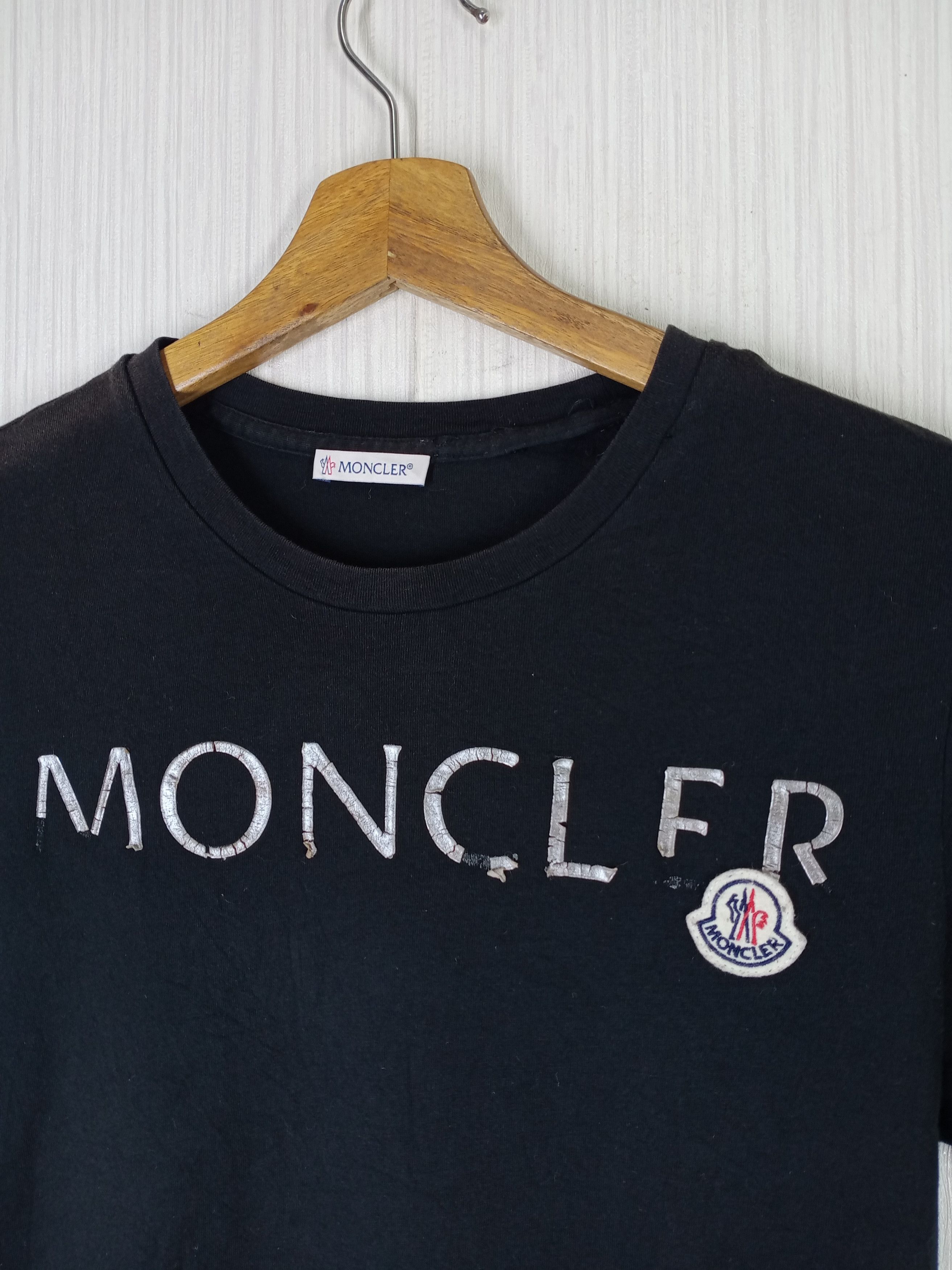 Moncler Moncler Girocollo Tshirt Distressed Logo Size US XS / EU 42 / 0 - 2 Thumbnail