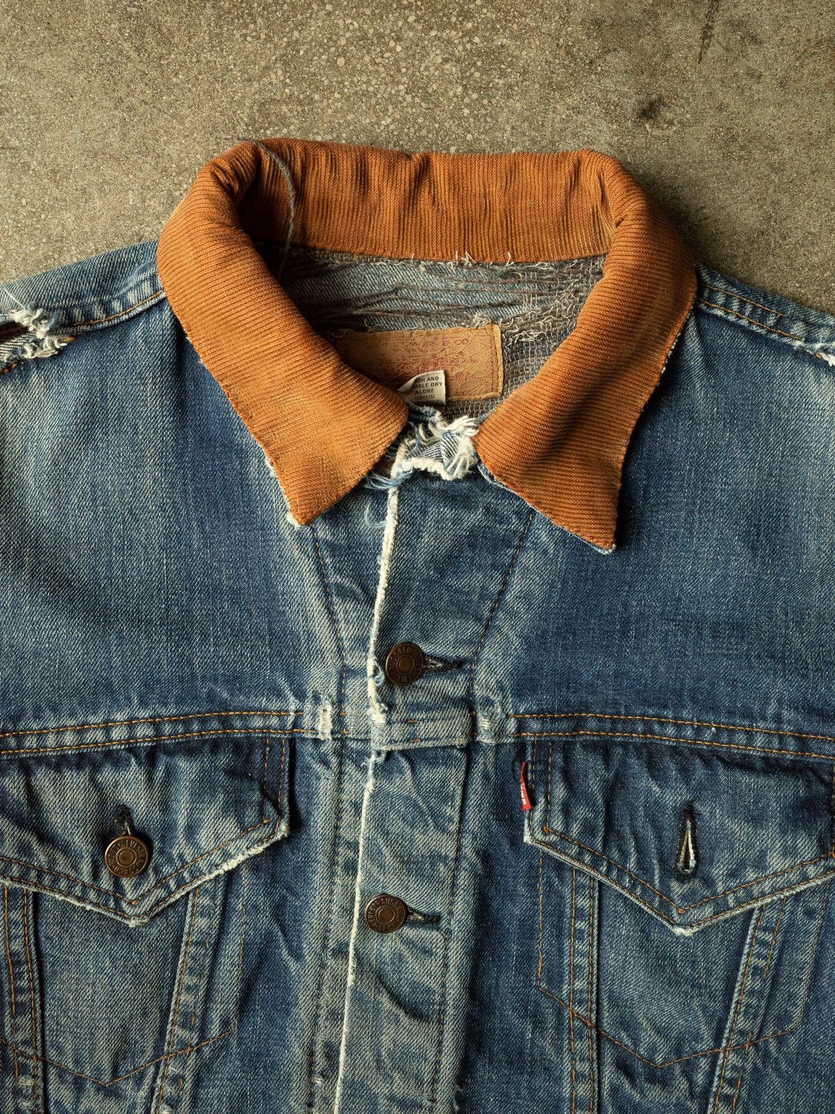 Levi's 1960s Levis Big E Lined Distressed Type III Trucker JKT Size US M / EU 48-50 / 2 - 3 Thumbnail