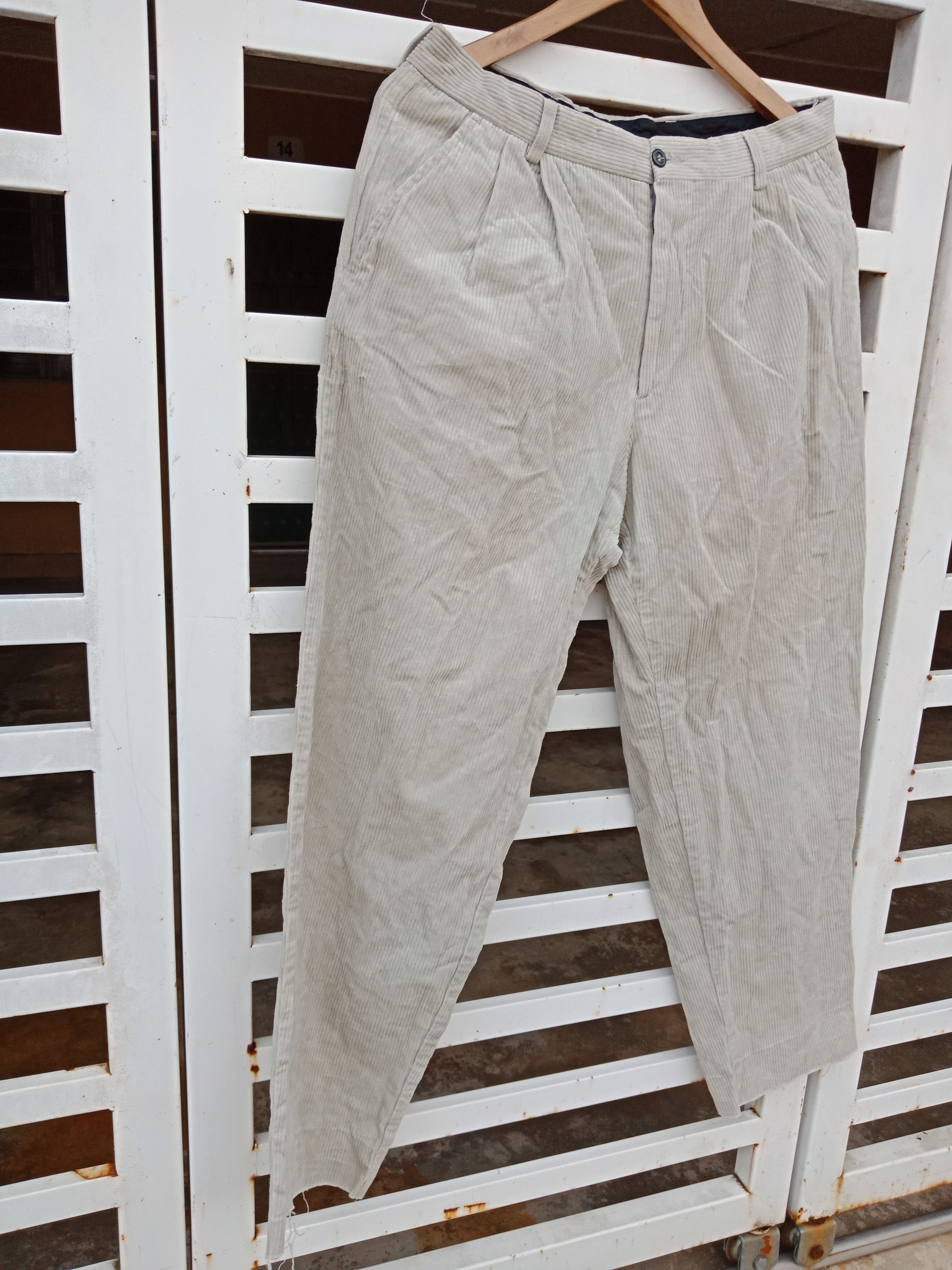 Jean Charles De Castelbajac Jean Charles De Castelbajac Small Logo Pants Made in Italy Size US 32 / EU 48 - 3 Thumbnail