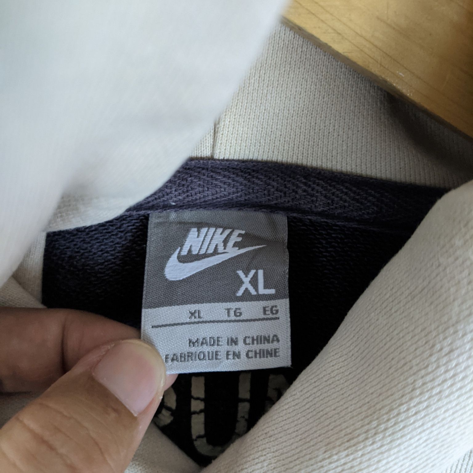 Nike × Vintage Vintage 90's NIKE Swoosh Logo Hoodie Size US L / EU 52-54 / 3 - 12 Thumbnail