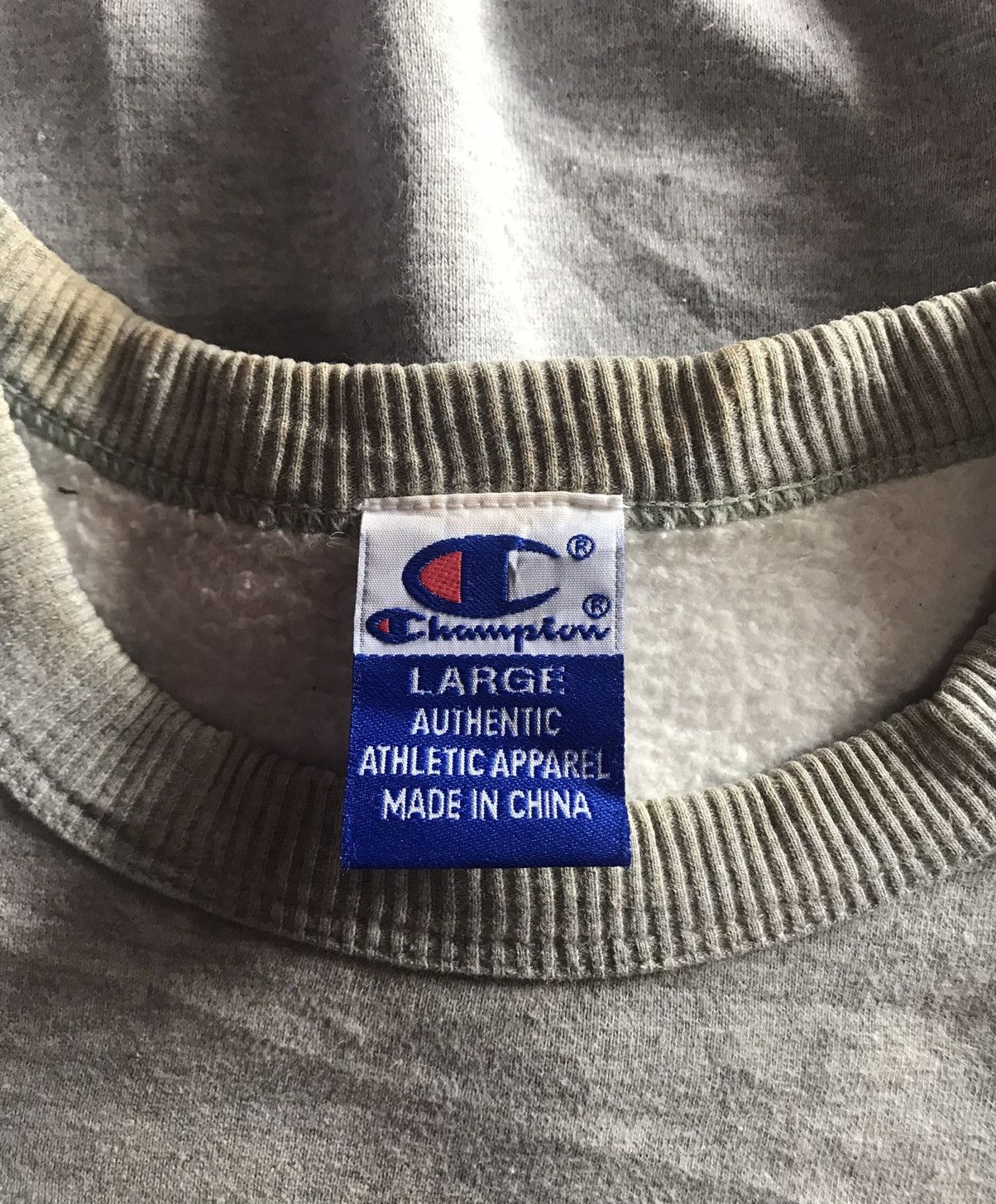 Champion Champion Authentic Athletic Apparel Sweatshirt size L Size US L / EU 52-54 / 3 - 3 Thumbnail