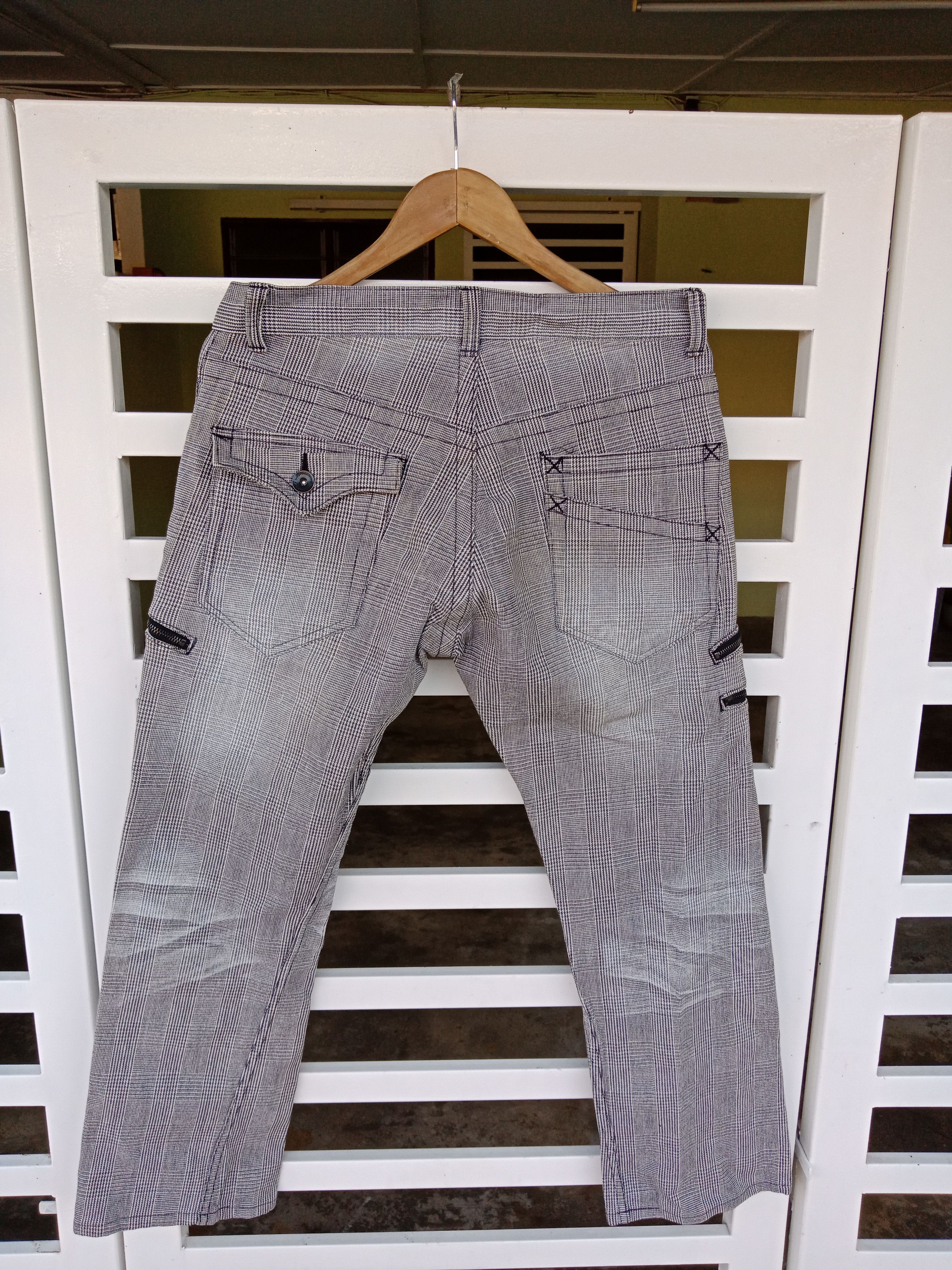 In The Attic Mossimo Tartan Zippers Cargo Pants Size US 34 / EU 50 - 2 Thumbnail