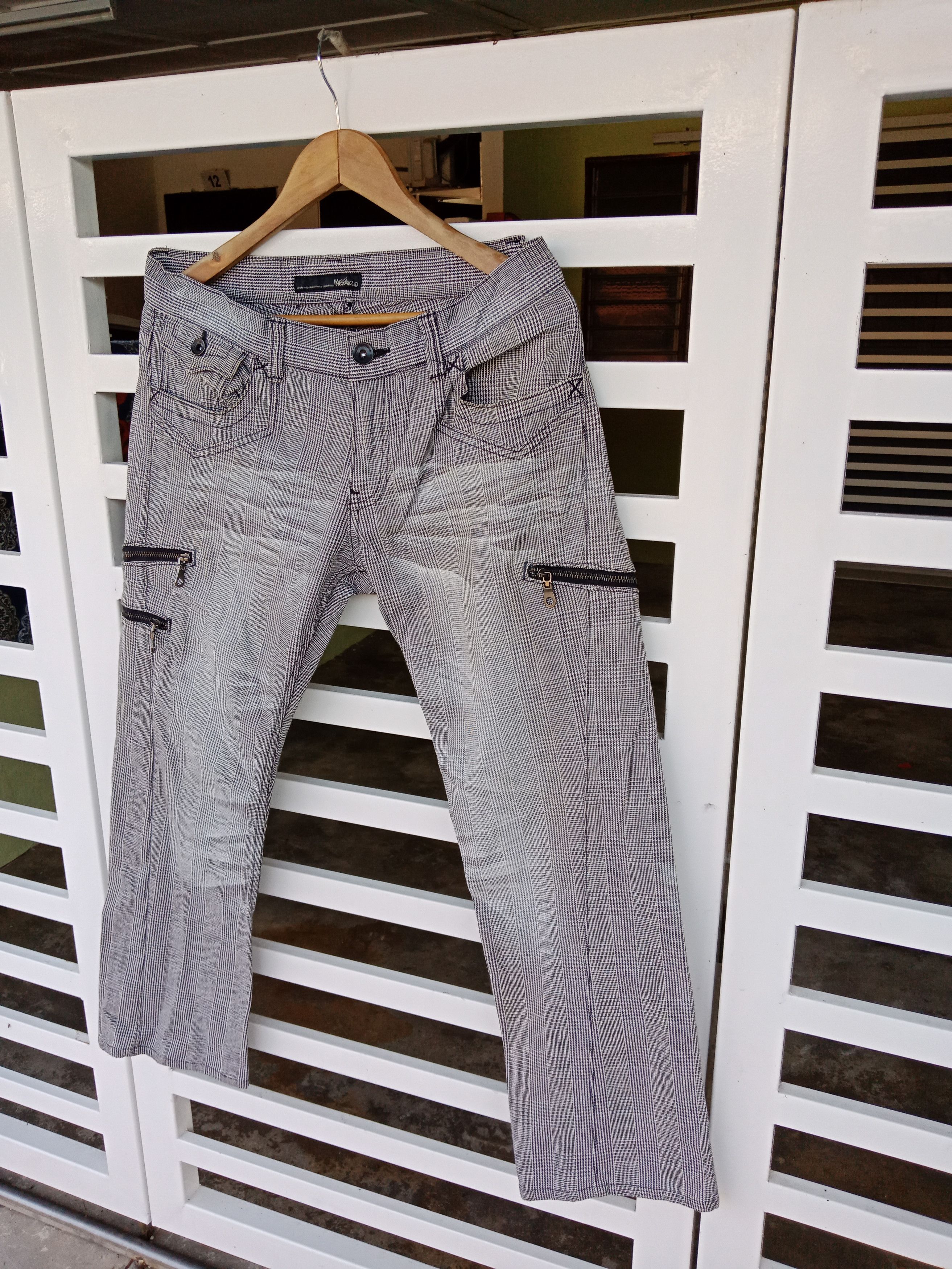 In The Attic Mossimo Tartan Zippers Cargo Pants Size US 34 / EU 50 - 3 Thumbnail