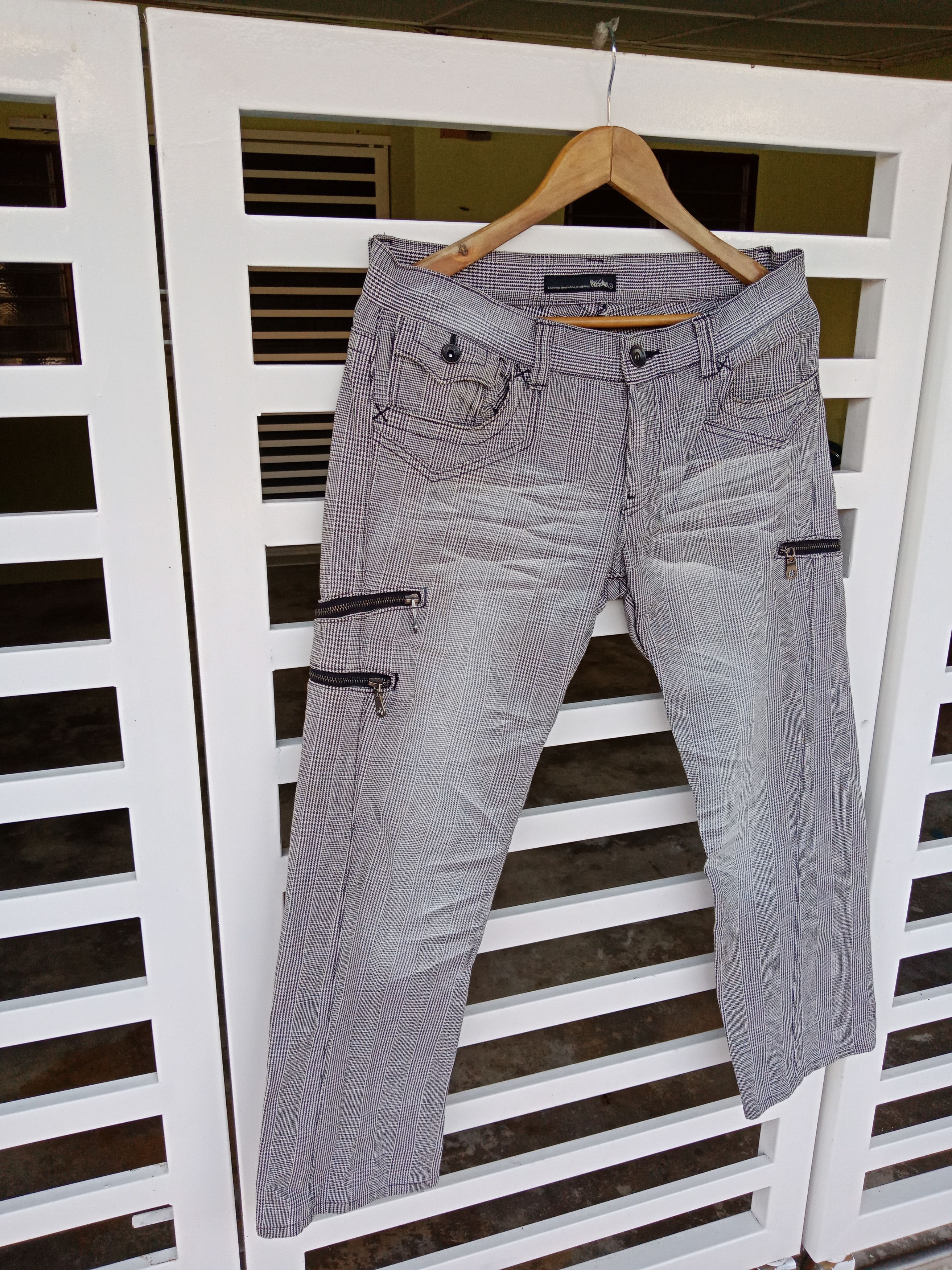 In The Attic Mossimo Tartan Zippers Cargo Pants Size US 34 / EU 50 - 4 Thumbnail