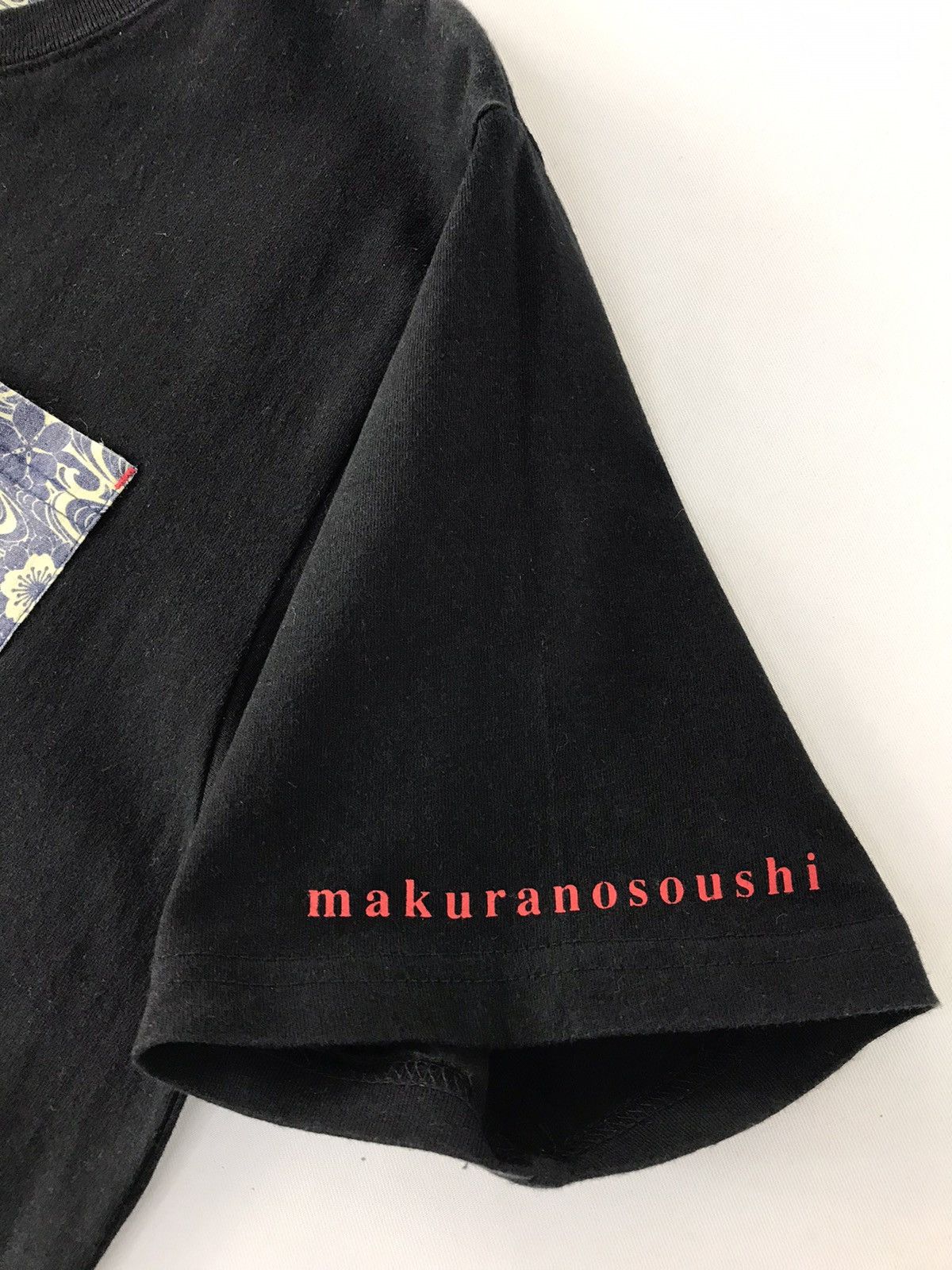 Japanese Brand Makuranosoushi art fish Koi Singgle Pocket Tee Size US L / EU 52-54 / 3 - 6 Thumbnail