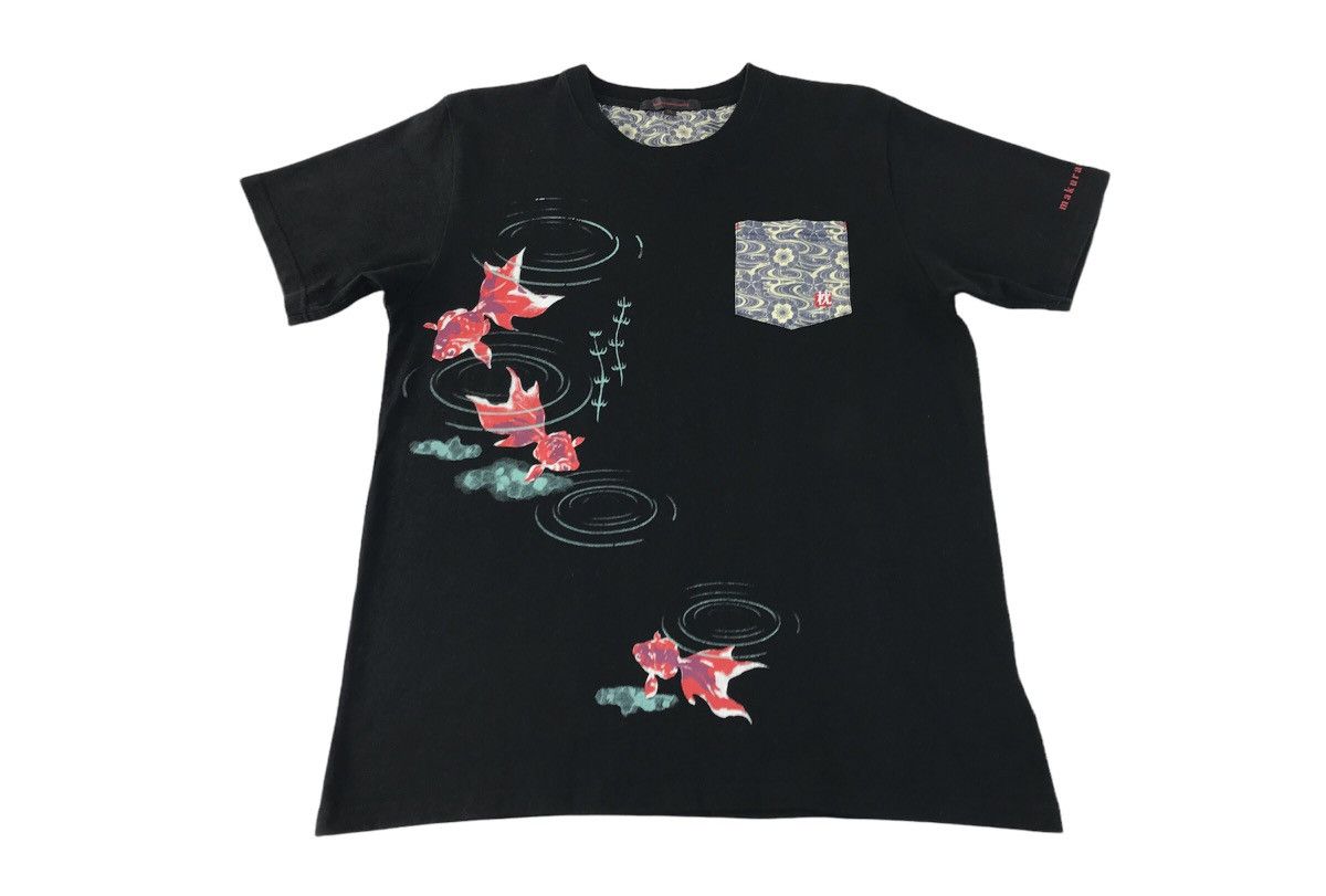 Japanese Brand Makuranosoushi art fish Koi Singgle Pocket Tee Size US L / EU 52-54 / 3 - 1 Thumbnail