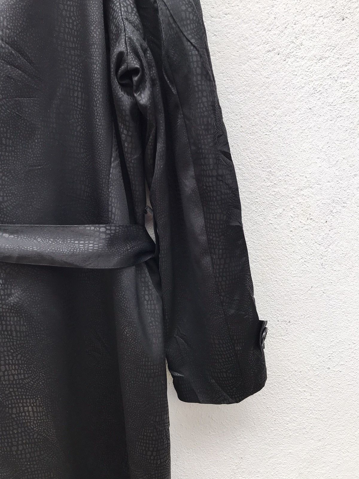 If Six Was Nine × Japanese Brand × Yoshiyuki Konishi Yoshiyuki Konishi Snake Skin Design Long Wax Jackets Size US L / EU 52-54 / 3 - 11 Thumbnail
