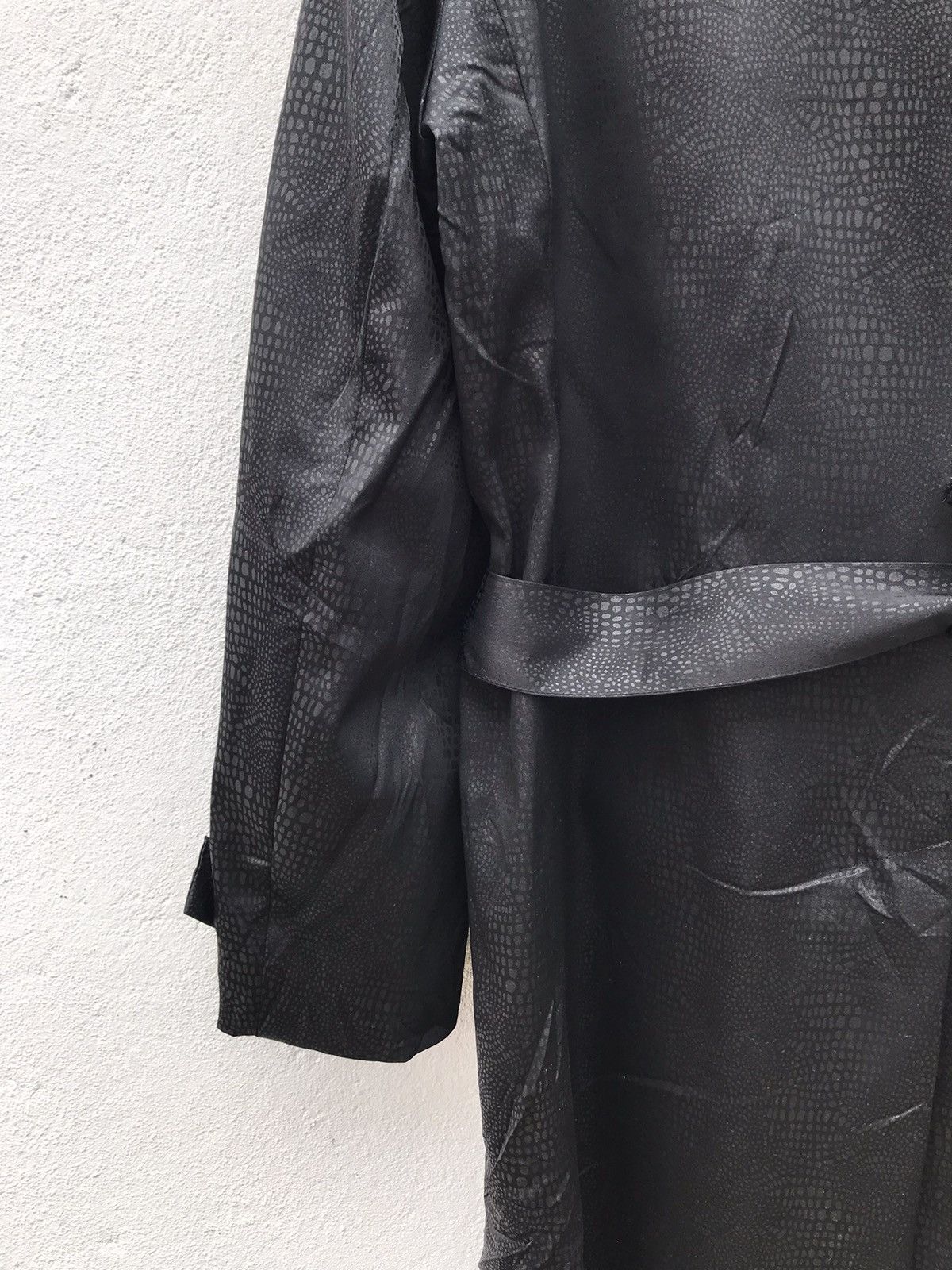 If Six Was Nine × Japanese Brand × Yoshiyuki Konishi Yoshiyuki Konishi Snake Skin Design Long Wax Jackets Size US L / EU 52-54 / 3 - 10 Thumbnail
