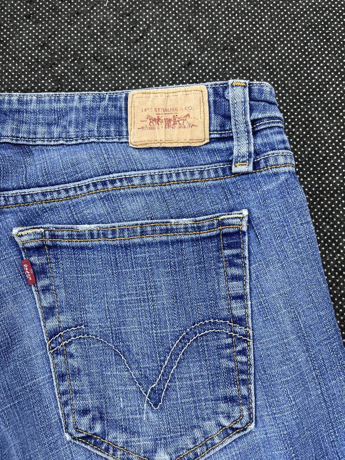 Levi's × Vintage Blue Vintage Levis 524 Flare Jeans - JP071 Size 34" / US 12 / IT 48 - 10 Thumbnail