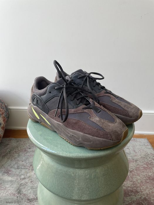 Yeezy 700 mauve on sale grailed