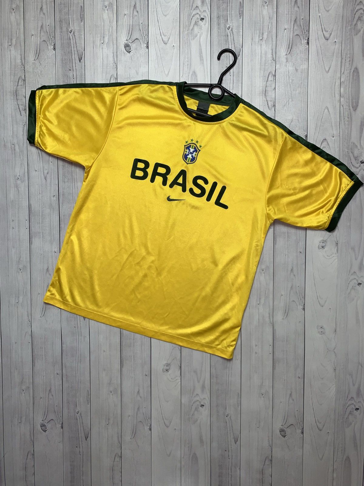 Nike × Vintage Vintage Brasil Nike soccer jersey central logo size XL Size US XL / EU 56 / 4 - 1 Thumbnail