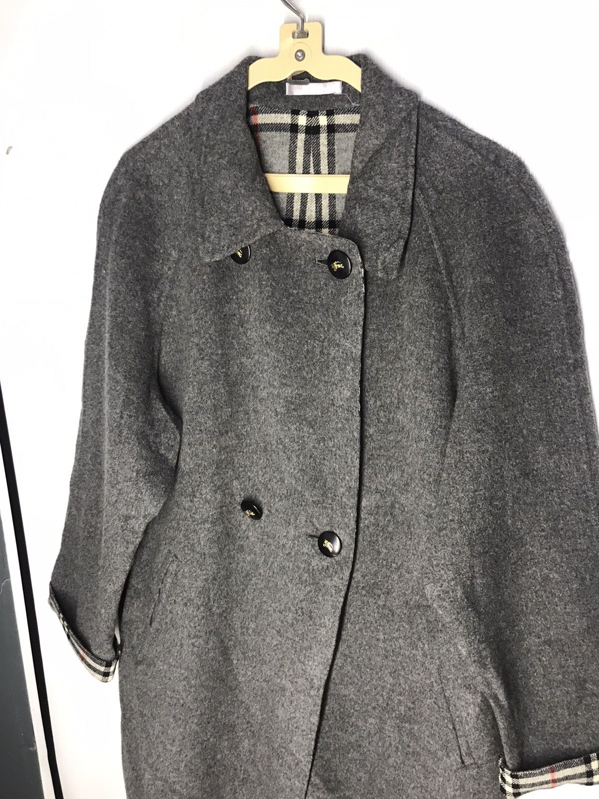 Burberry 🔥BEST OFFER 🔥 Burberry jacket gold logo button Size US M / EU 48-50 / 2 - 9 Thumbnail