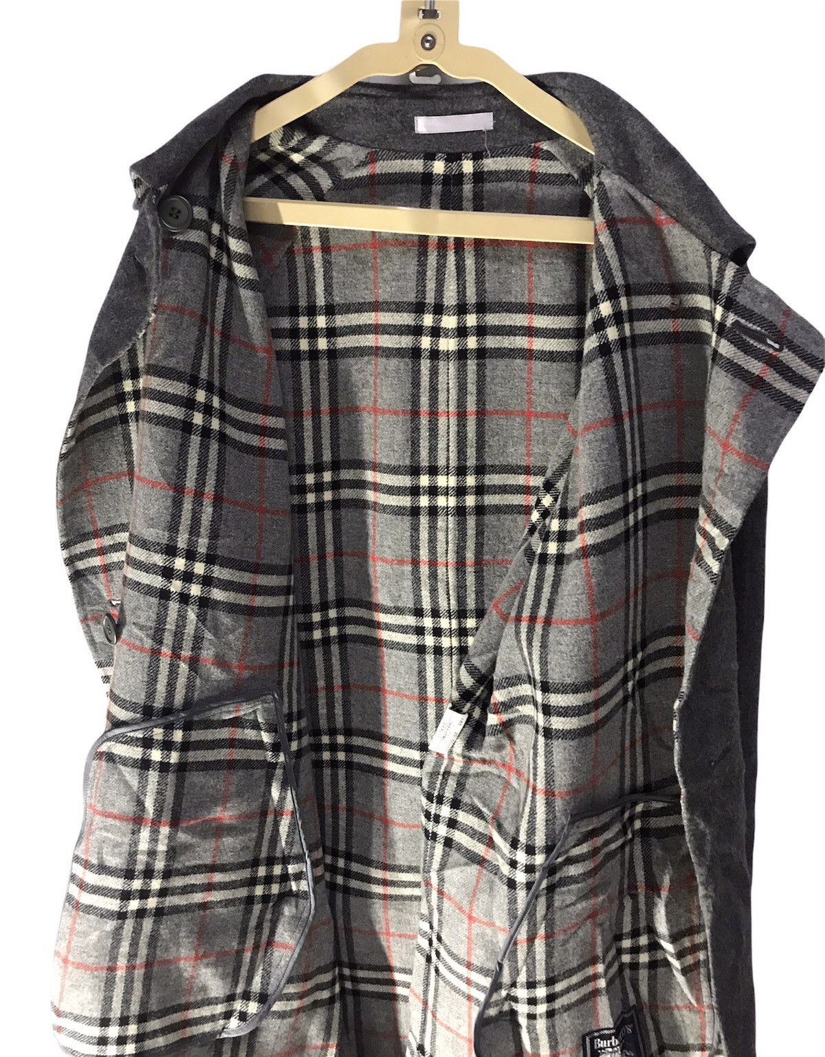 Burberry 🔥BEST OFFER 🔥 Burberry jacket gold logo button Size US M / EU 48-50 / 2 - 4 Thumbnail