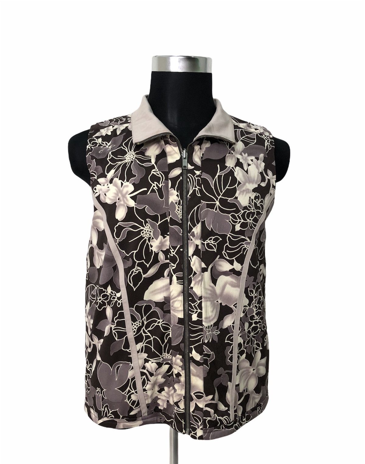 image of Legends Vintage Natural Basic English Floral Printed Reversible Sleeveless in Brown, Women's (Size 