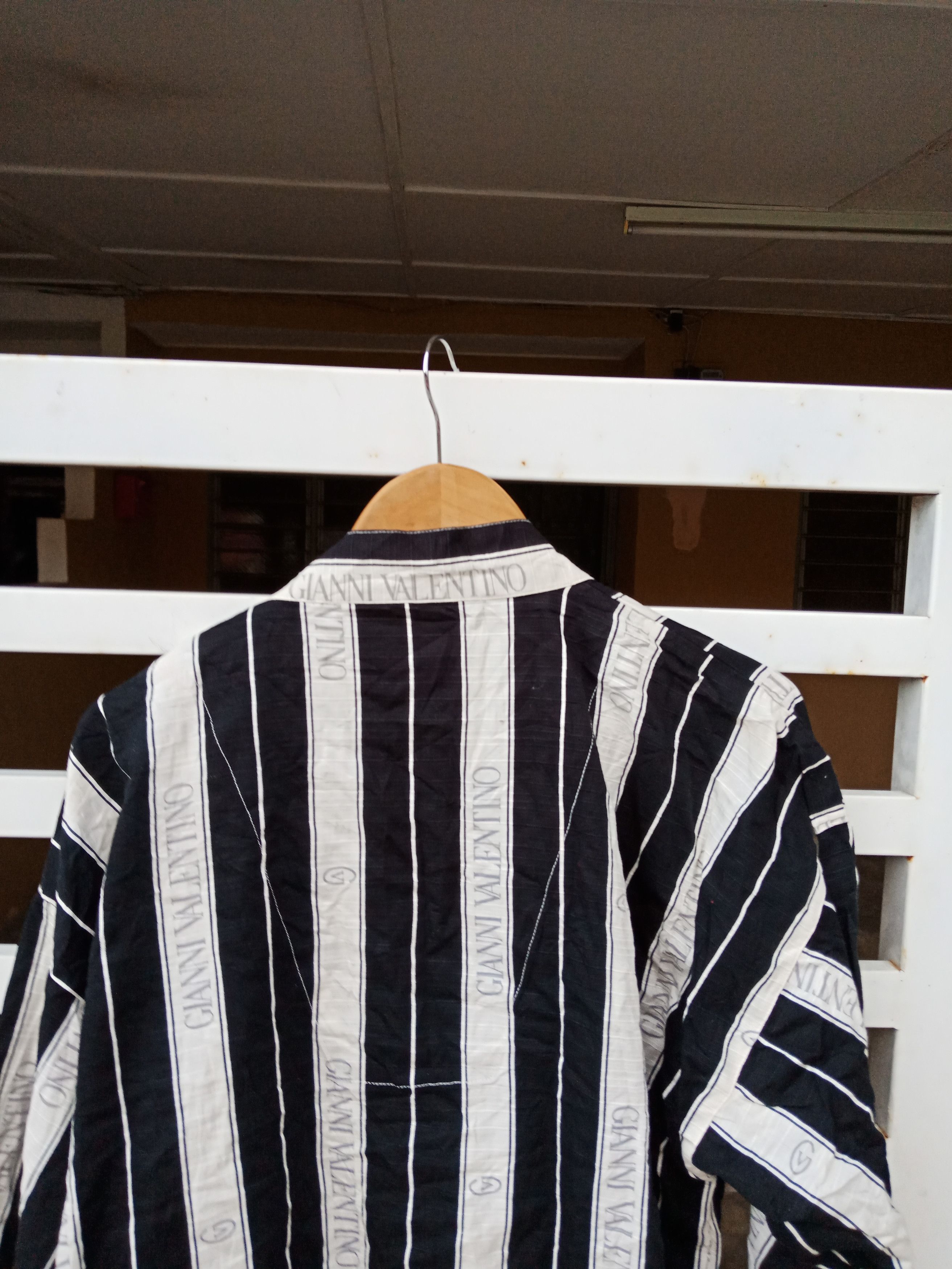 Gianni Valentino Gianni Valentino Spell Out Embroidered Big Logo Sleep Wear Size US L / EU 52-54 / 3 - 7 Thumbnail