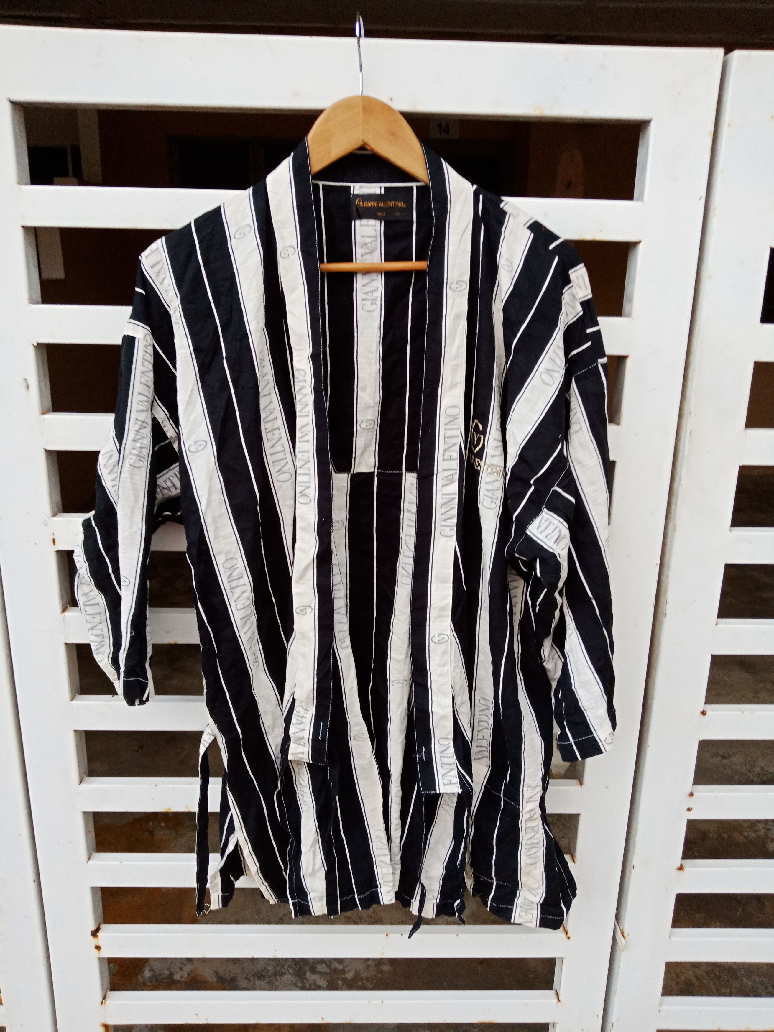 Gianni Valentino Gianni Valentino Spell Out Embroidered Big Logo Sleep Wear Size US L / EU 52-54 / 3 - 1 Thumbnail