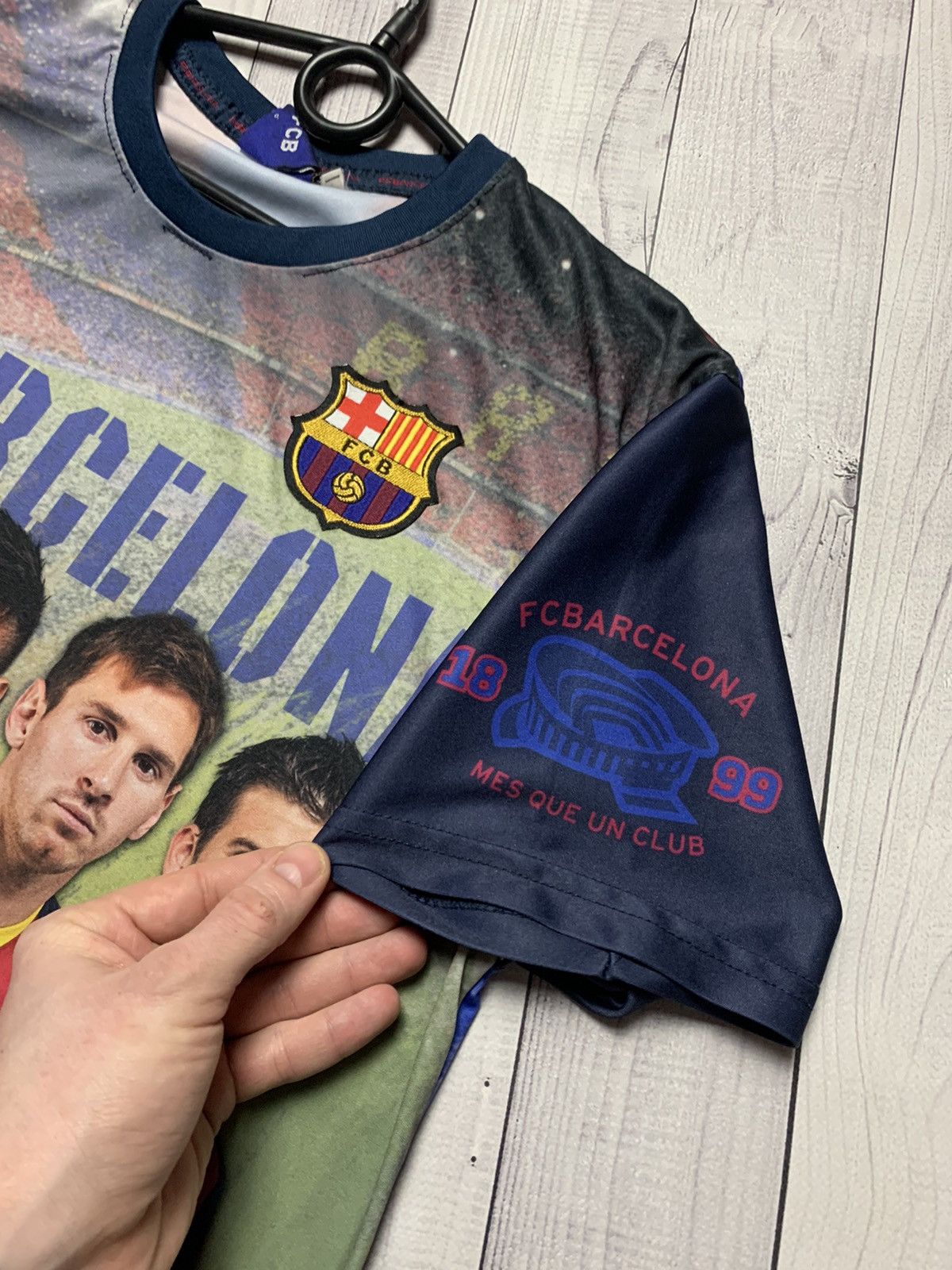 Vintage Vintage soccer jersey Barcelona tiki taka size M Size US M / EU 48-50 / 2 - 3 Thumbnail
