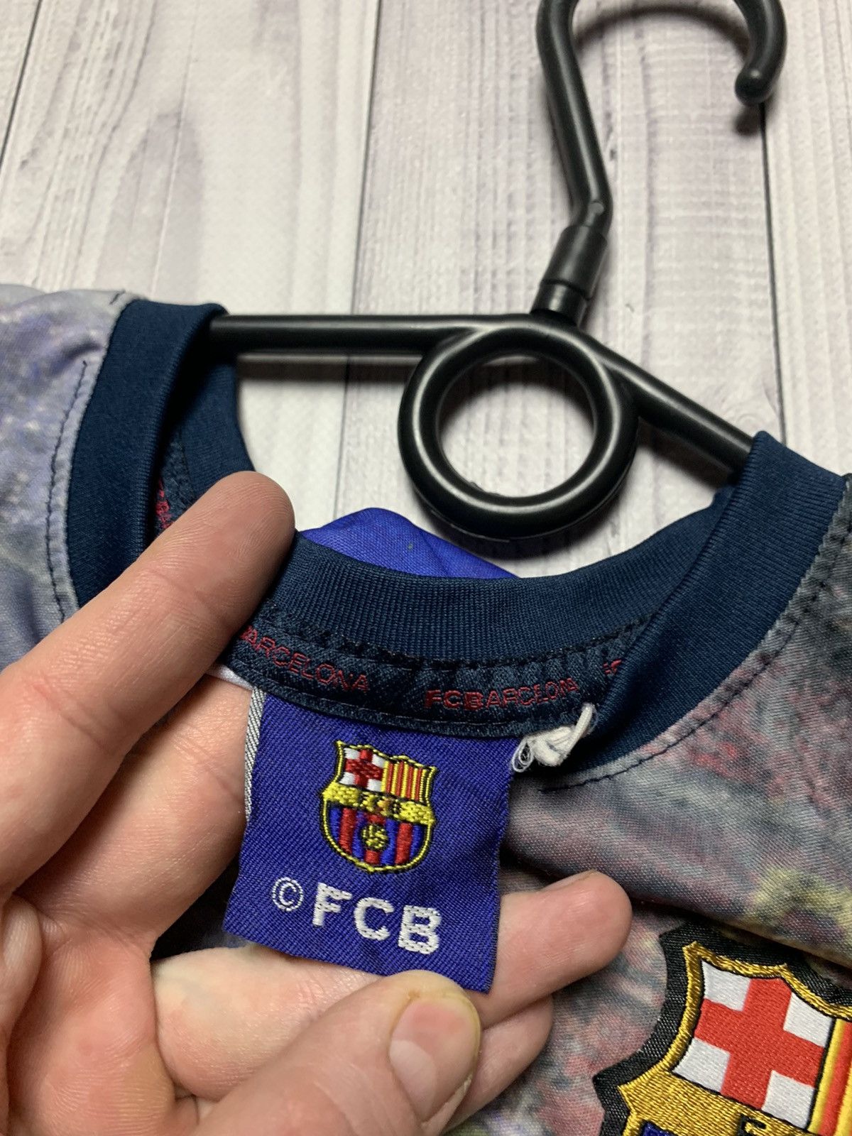 Vintage Vintage soccer jersey Barcelona tiki taka size M Size US M / EU 48-50 / 2 - 4 Thumbnail