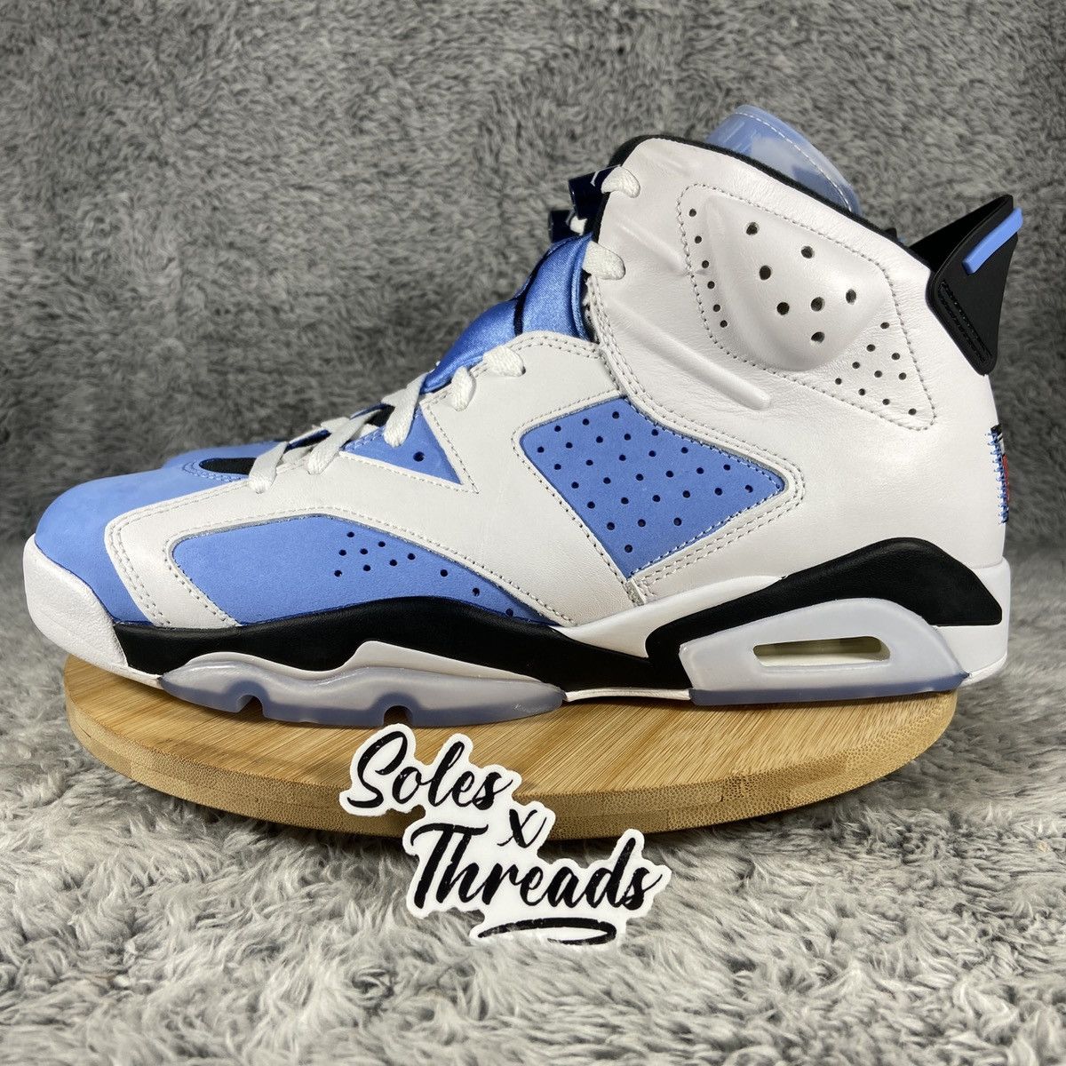 Jordan Brand Air Jordan 6 Retro 'UNC' University Blue Men's Size 10.5 Size US 10.5 / EU 43-44 - 5 Thumbnail