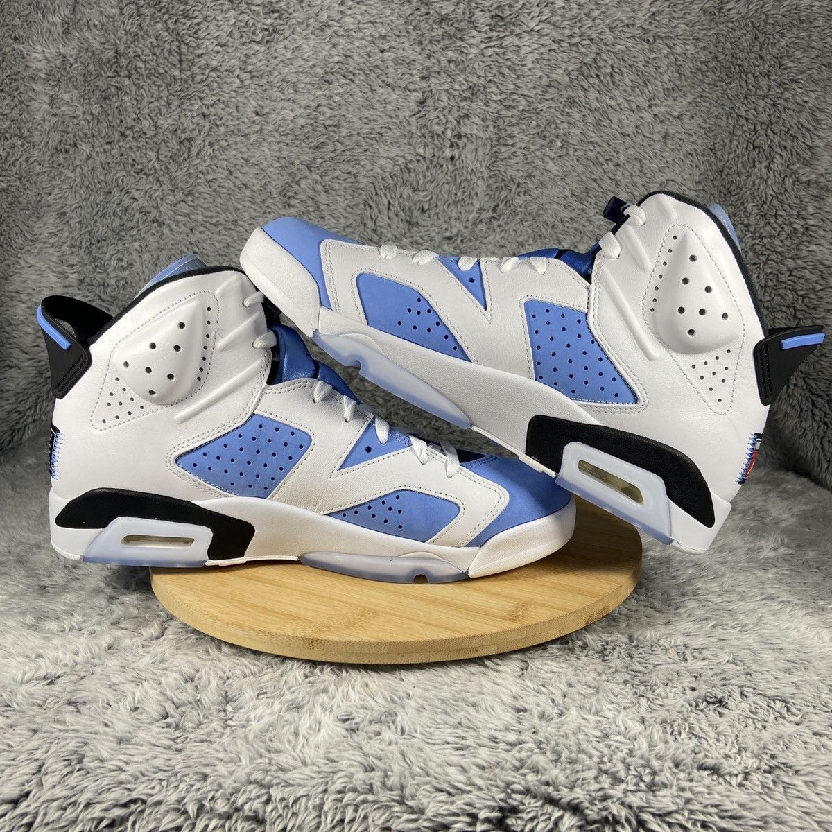Jordan Brand Air Jordan 6 Retro 'UNC' University Blue Men's Size 10.5 Size US 10.5 / EU 43-44 - 8 Thumbnail