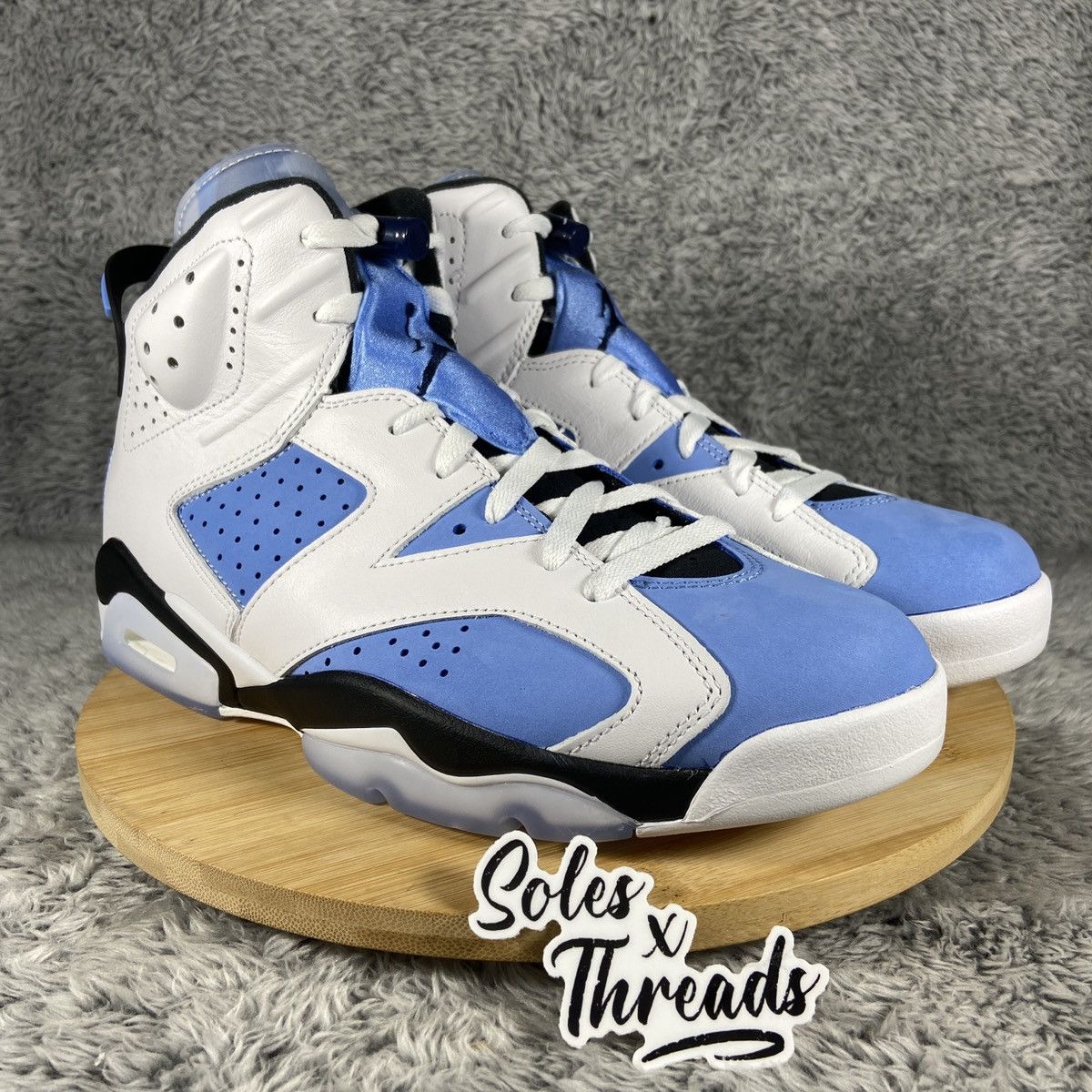Jordan Brand Air Jordan 6 Retro 'UNC' University Blue Men's Size 10.5 Size US 10.5 / EU 43-44 - 2 Thumbnail